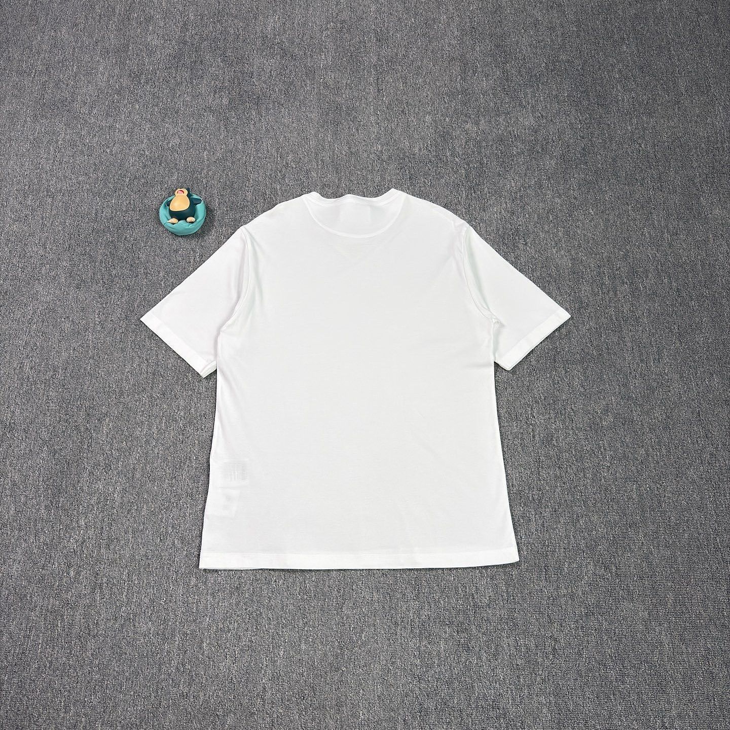 Prada Triangle Logo T-Shirt in White, Size L Size US L / EU 52-54 / 3 - 2 Thumbnail