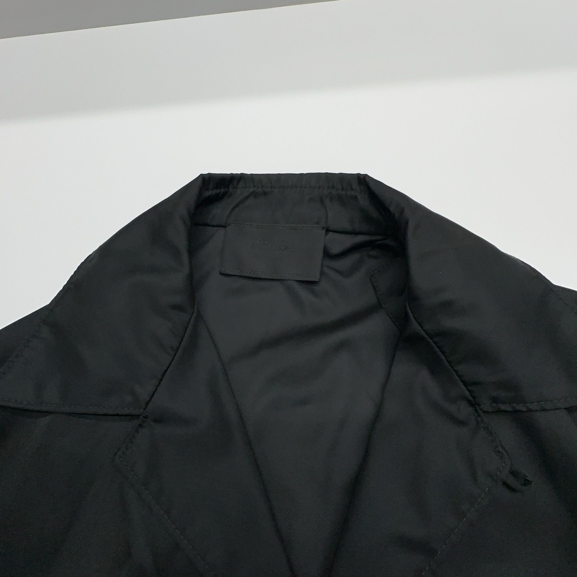 Prada Short Sleeve Logo Shirt in Black Size US M / EU 48-50 / 2 - 6 Thumbnail