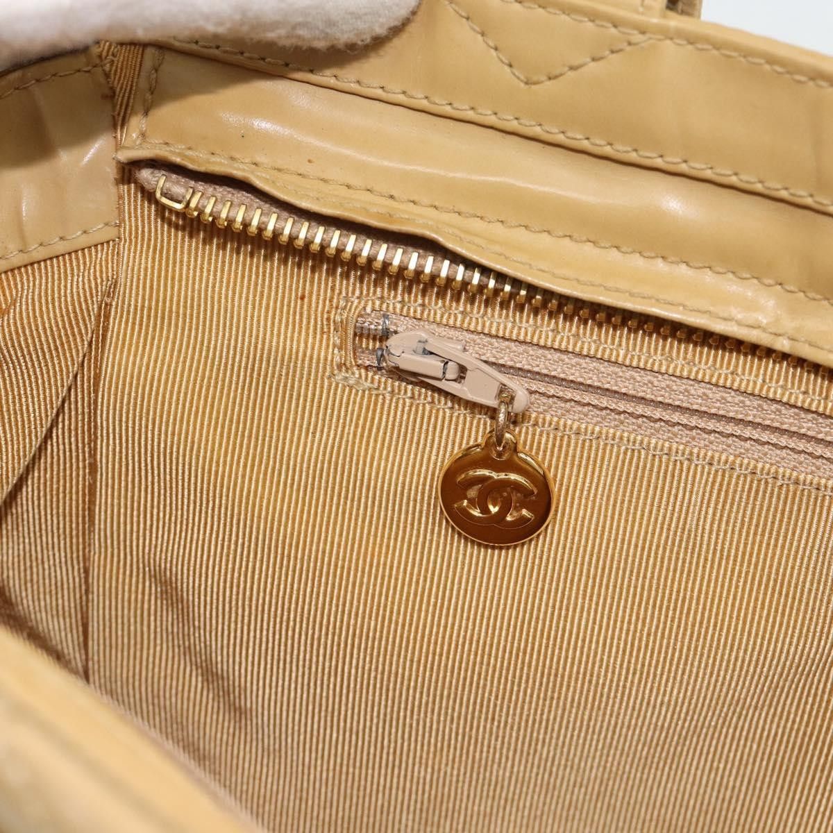 Chanel Chanel Vintage Front Pocket Shoulder Bag Patent Size ONE SIZE - 15 Thumbnail