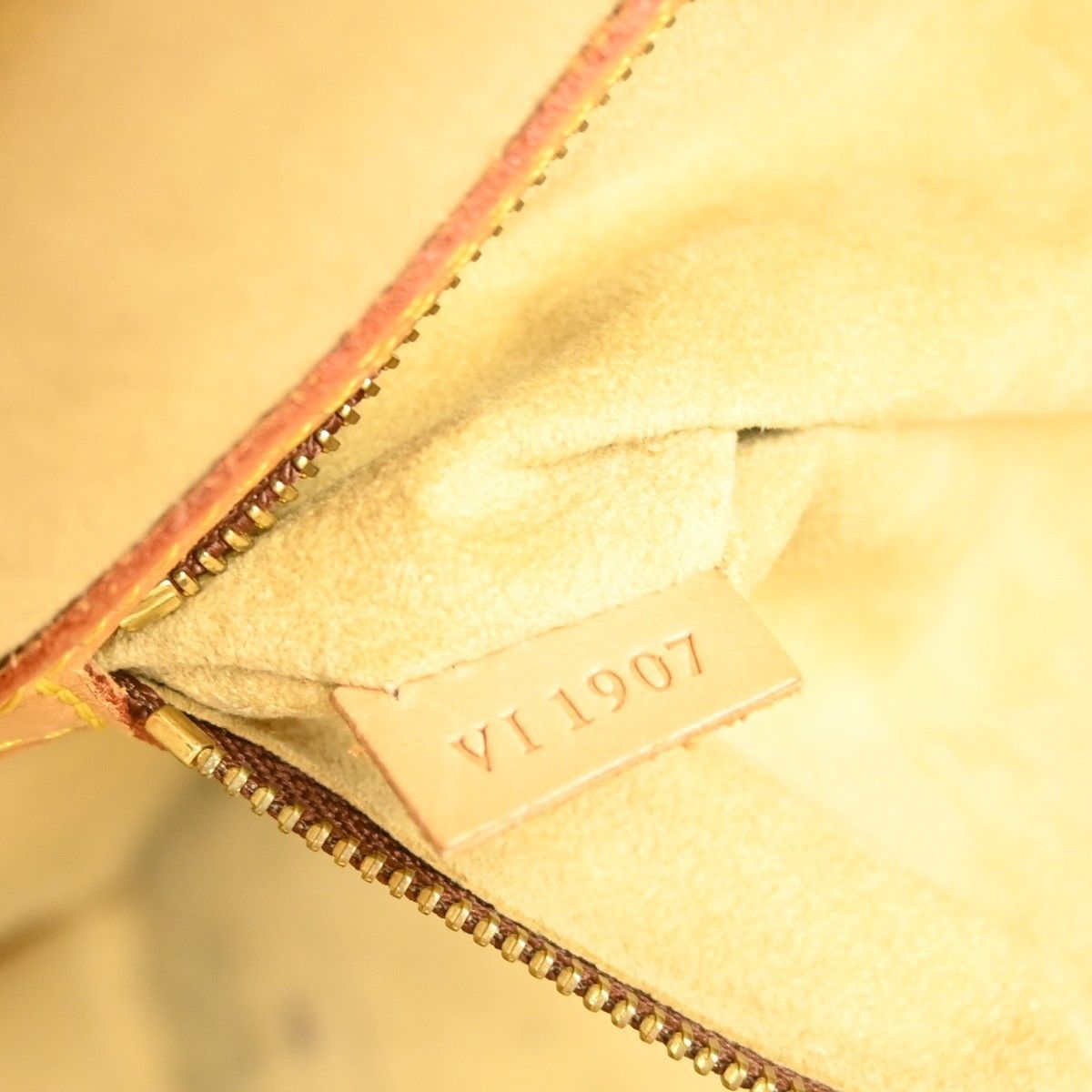 Louis Vuitton Louis Vuitton Babylone Handbag Monogram Canvas Size ONE SIZE - 4 Thumbnail