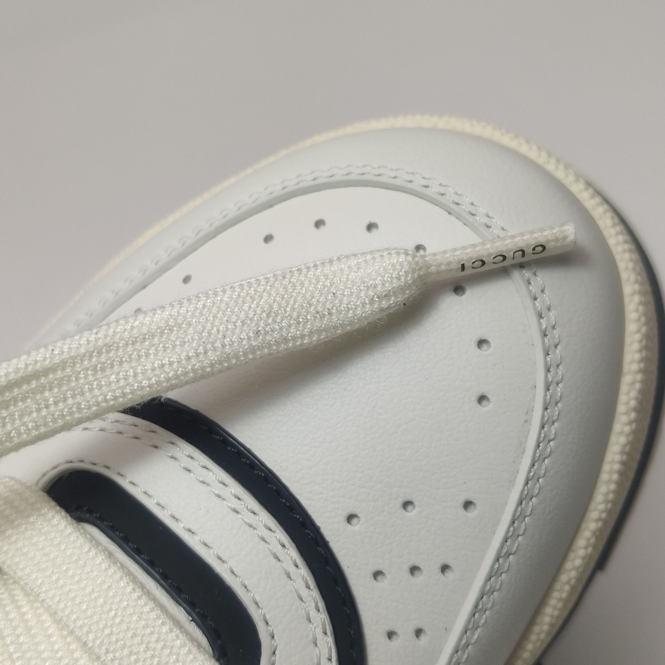 Gucci Gucci Women 8-5 Lowtop Sneakers Size US 8.5 / IT 38.5 - 8 Thumbnail
