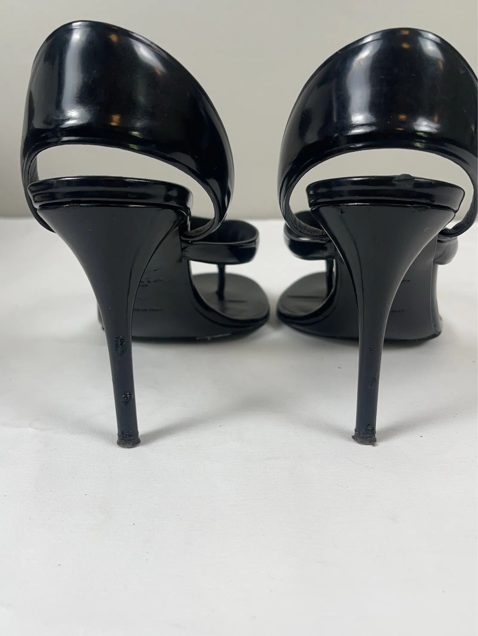 Alaia Alaïa Tong 90 patent-leather sandals Heels Size US 10 / IT 40 - 8 Thumbnail