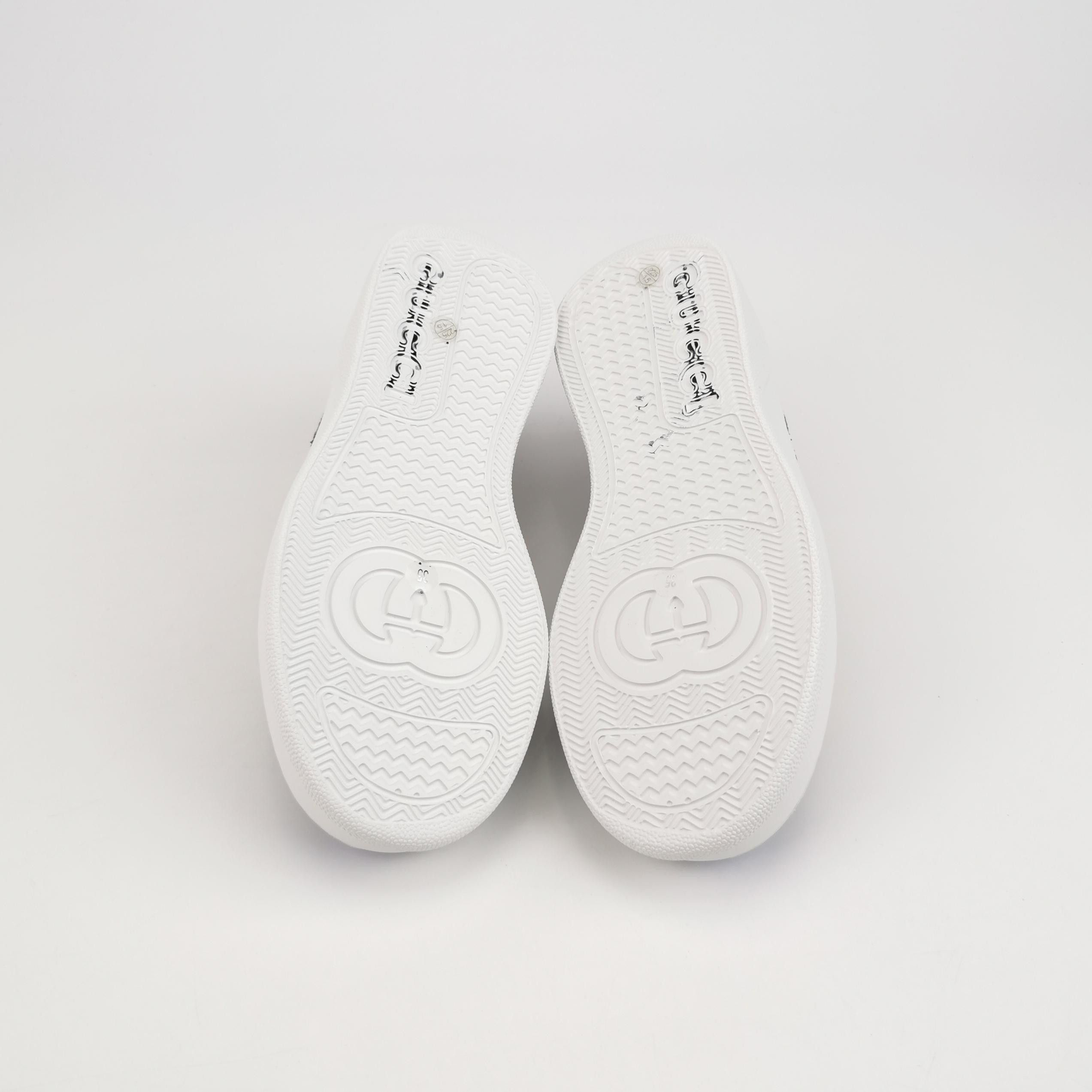 Gucci Gucci Women 5 Lowtop Sneakers Size US 5 / IT 35 - 5 Thumbnail