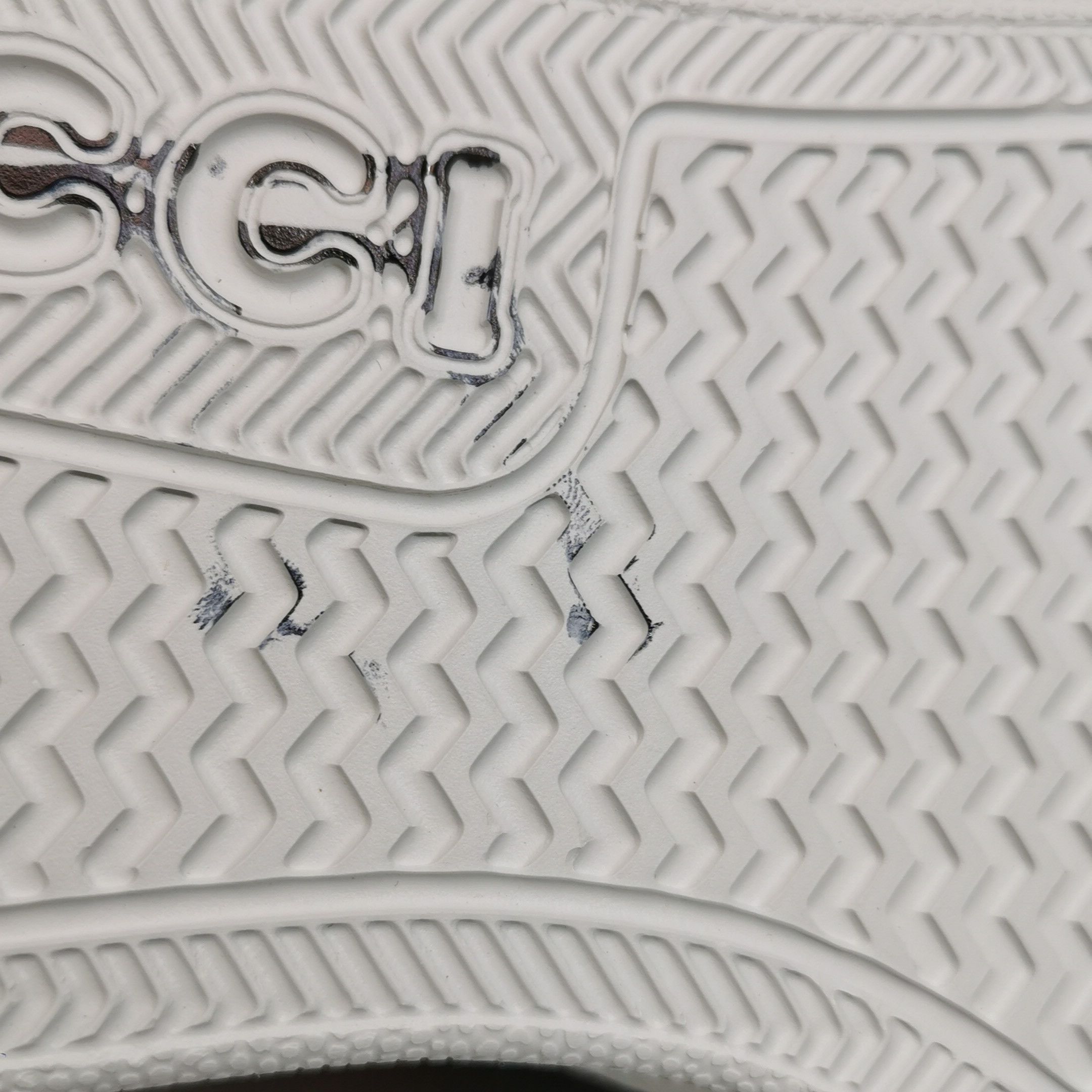 Gucci Gucci Women 5 Lowtop Sneakers Size US 5 / IT 35 - 9 Thumbnail