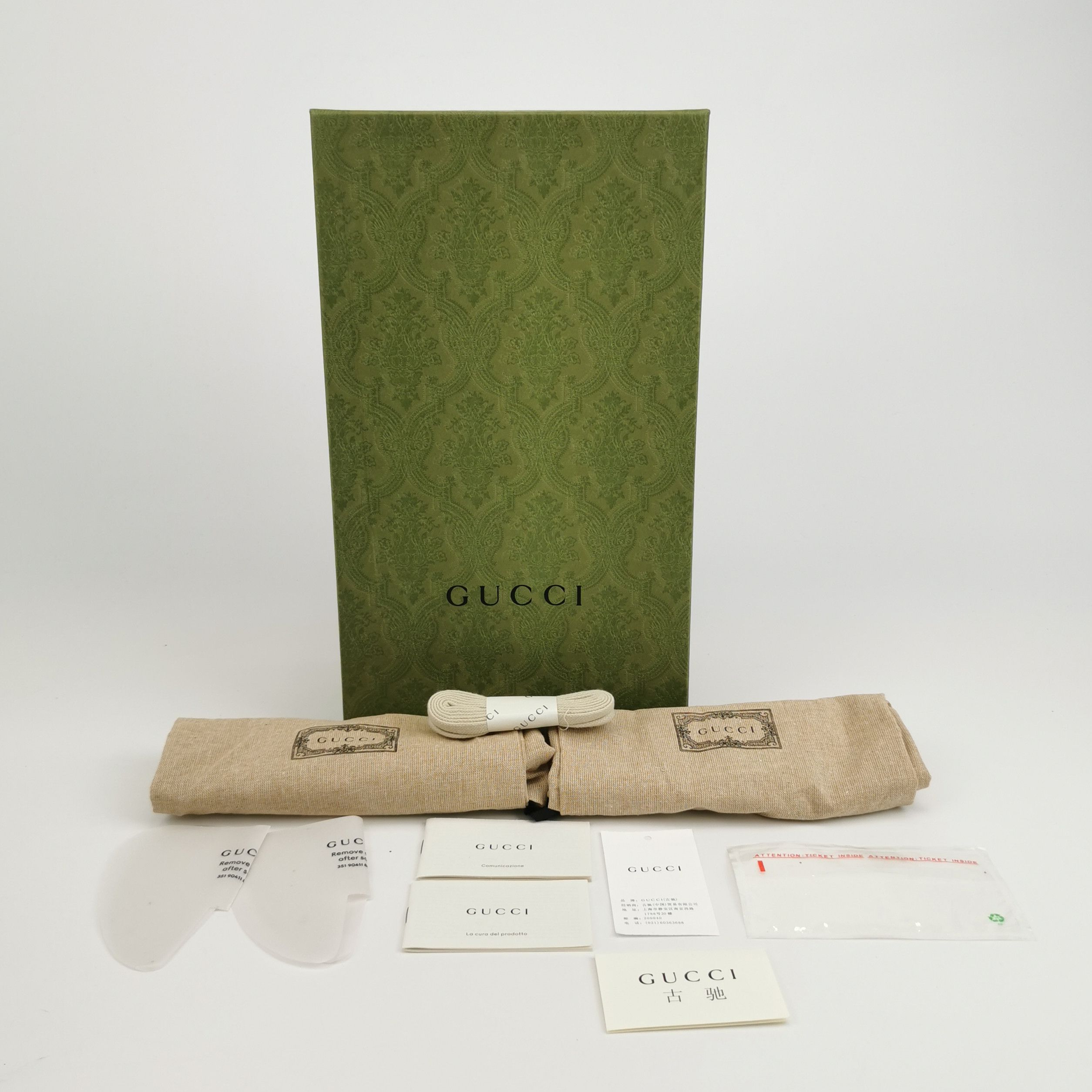 Gucci Gucci Women 5 Lowtop Sneakers Size US 5 / IT 35 - 6 Thumbnail