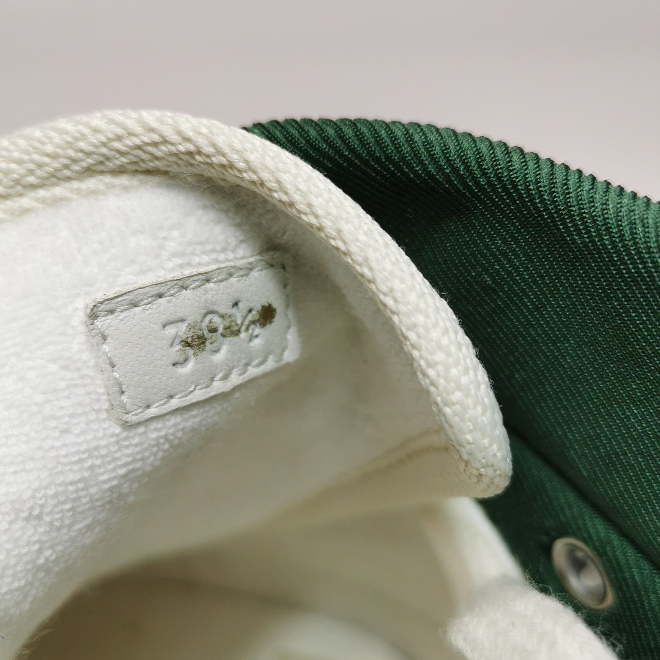 Gucci Gucci Women 8-5 Lowtop Sneakers Size US 8.5 / IT 38.5 - 9 Thumbnail