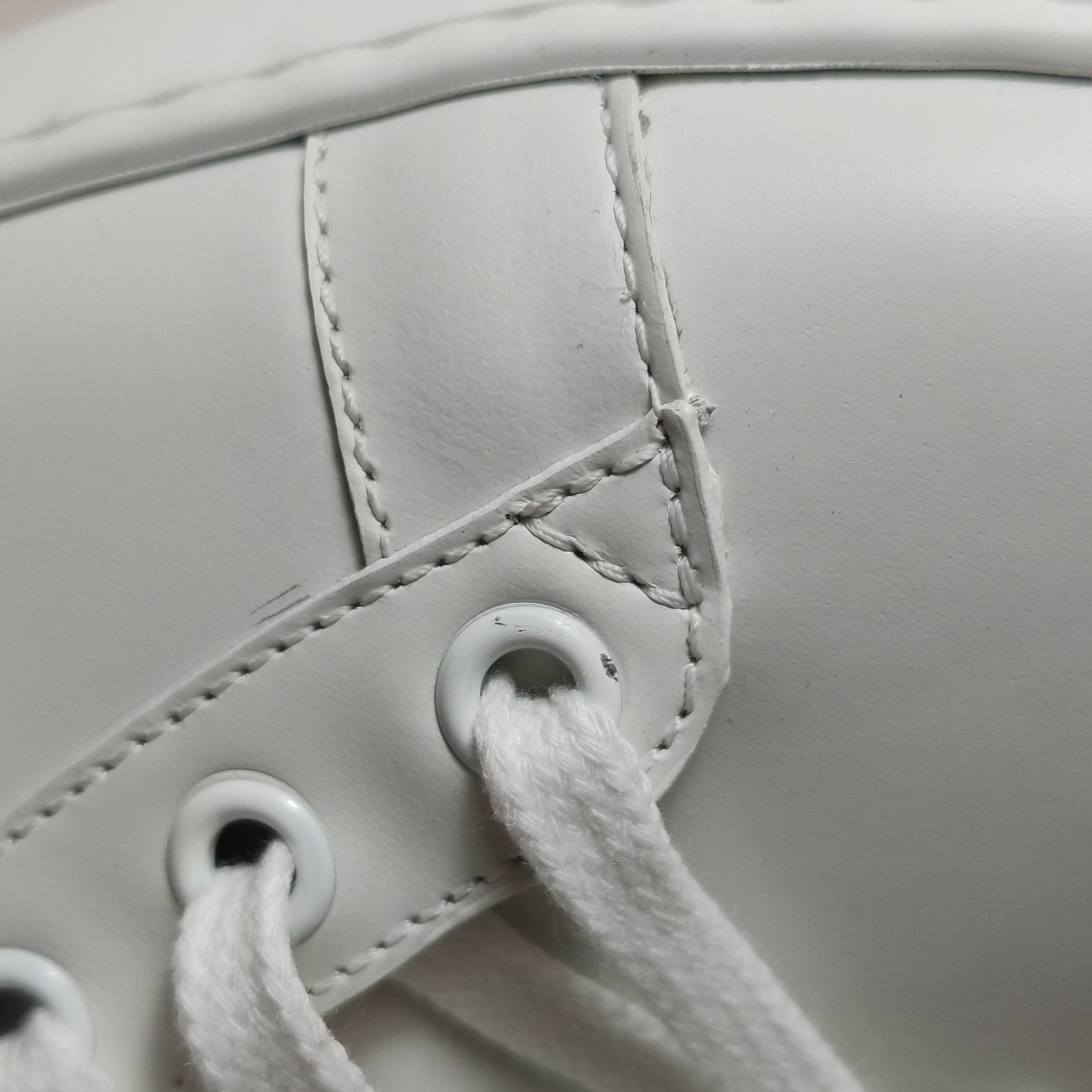 Gucci Gucci Women 10 Lowtop Sneakers Size US 10 / IT 40 - 9 Thumbnail