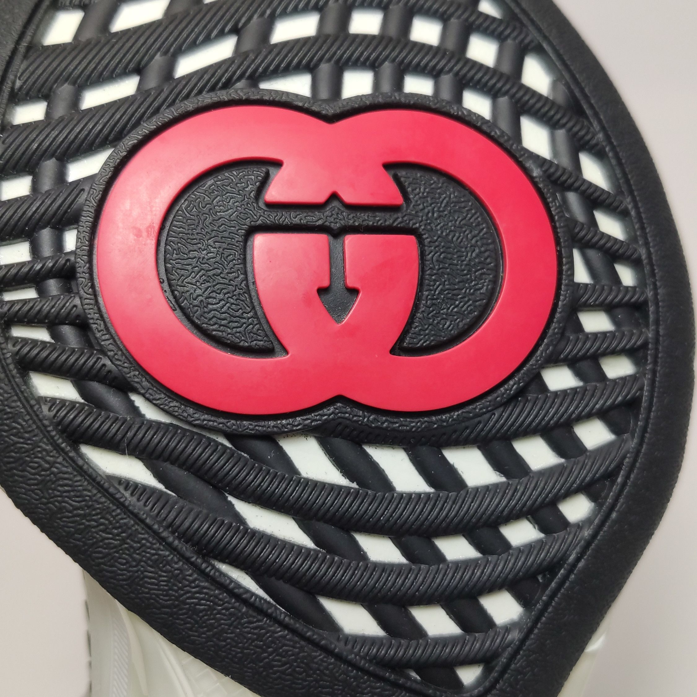 Gucci Gucci Women 5-5 Lowtop Sneakers Size US 5.5 / IT 35.5 - 8 Thumbnail