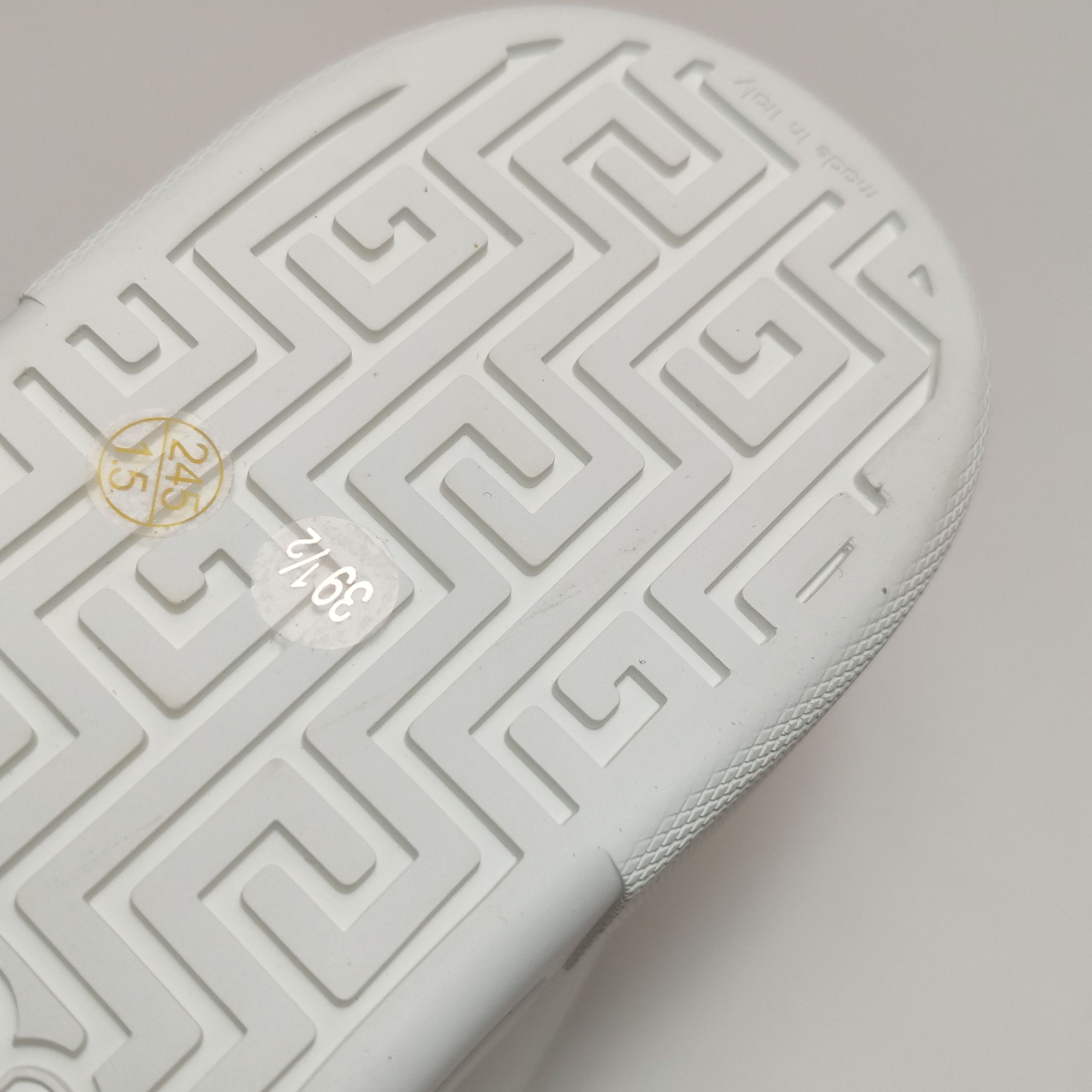 Gucci Gucci Women 9-5 Lowtop Sneakers Size US 9.5 / IT 39.5 - 8 Thumbnail