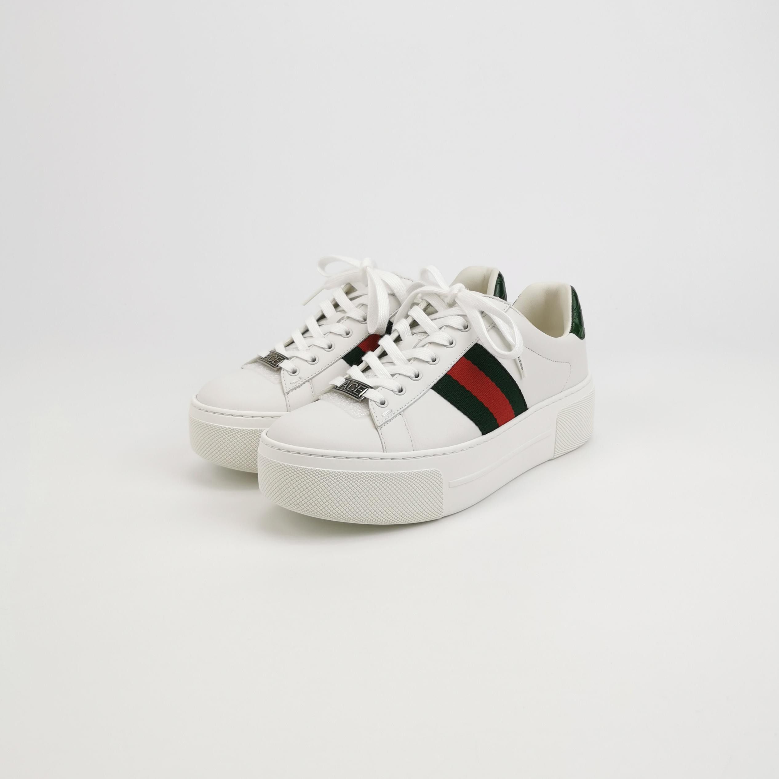 Gucci Gucci Women 5 Lowtop Sneakers Size US 5 / IT 35 - 2 Thumbnail
