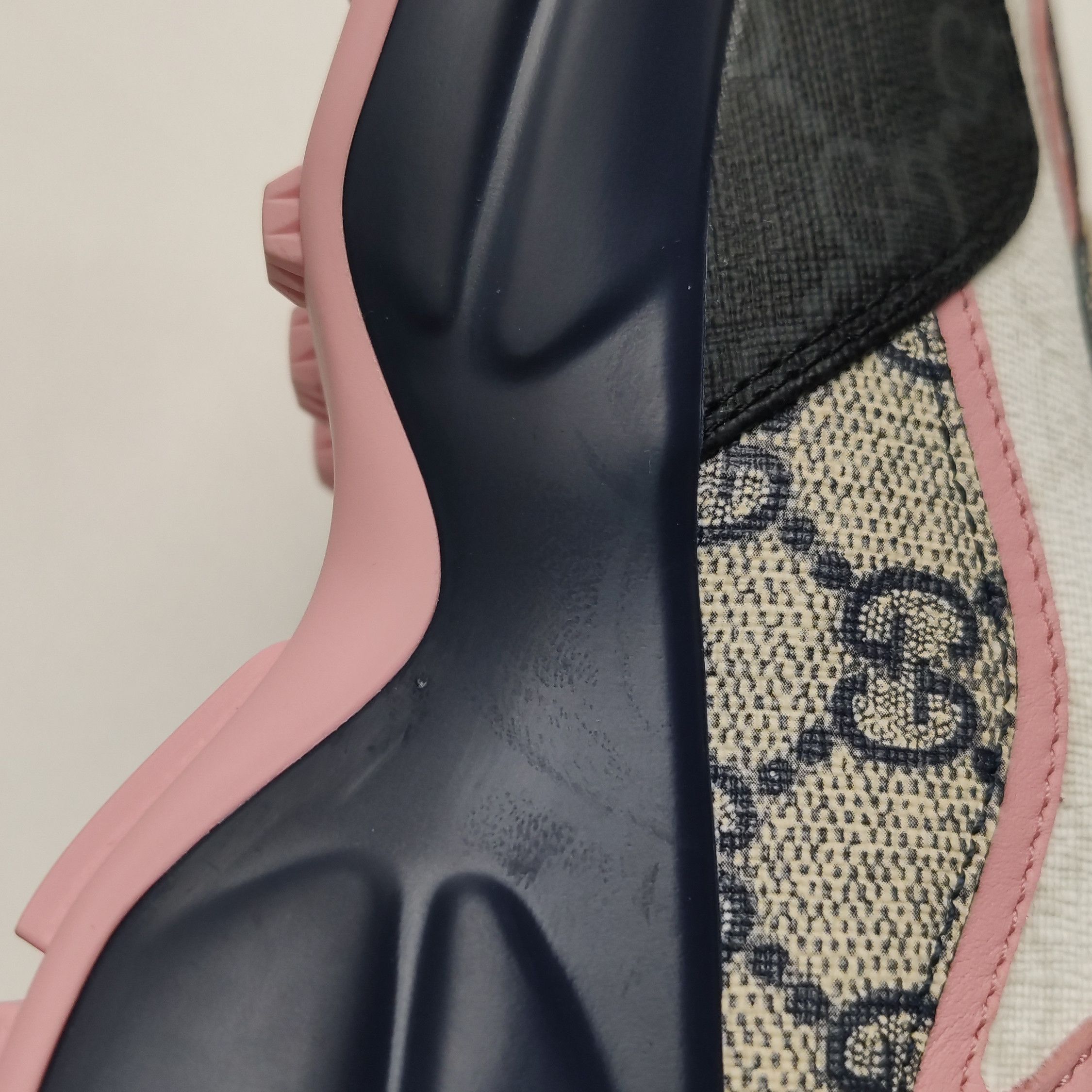 Gucci Gucci Women 6 Lowtop Sneakers Size US 6 / IT 36 - 7 Thumbnail
