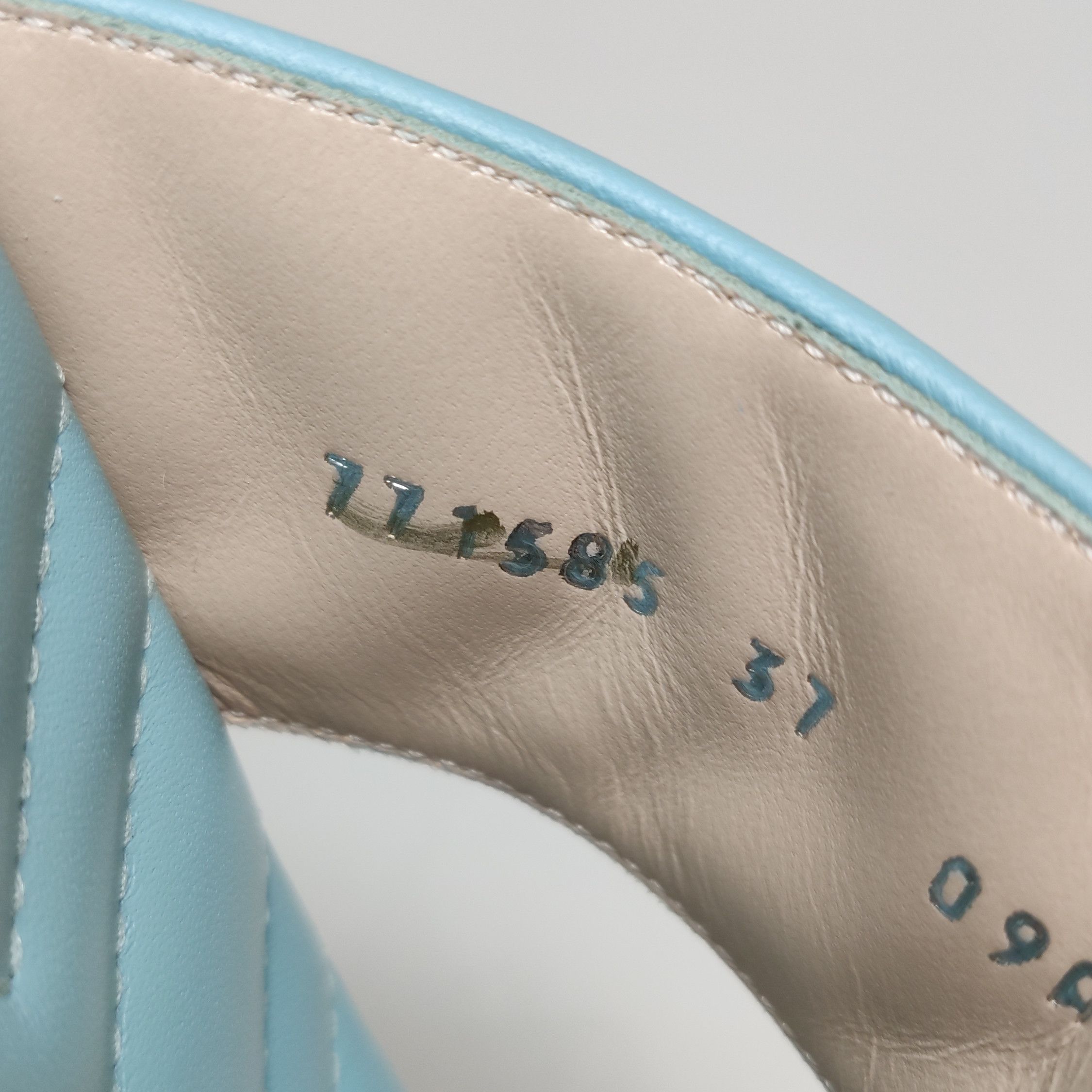 Gucci Gucci Women 7 Sandals Size US 7 / IT 37 - 8 Thumbnail
