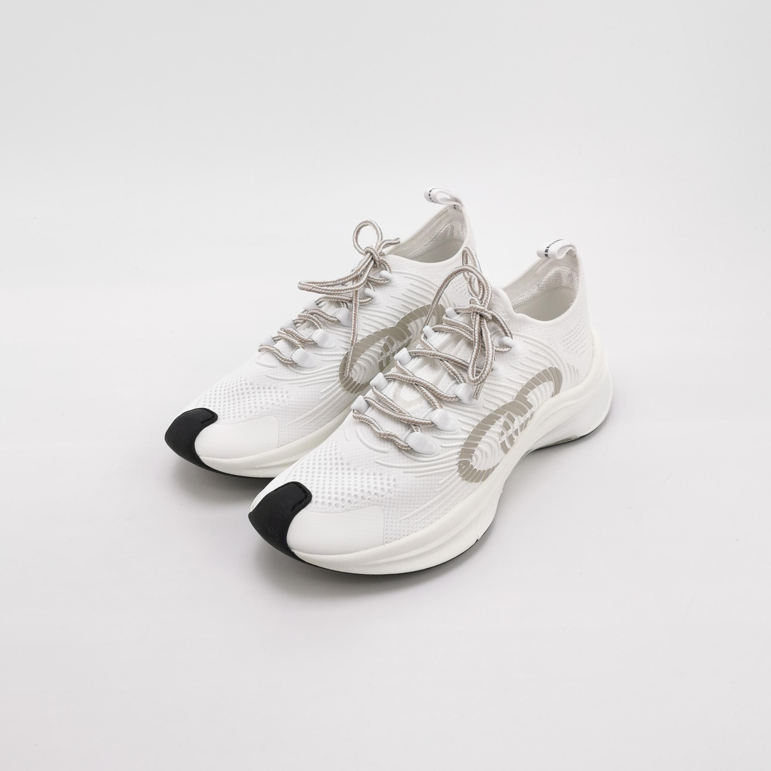 Gucci Gucci Women 9 Lowtop Sneakers Size US 9 / IT 39 - 2 Thumbnail