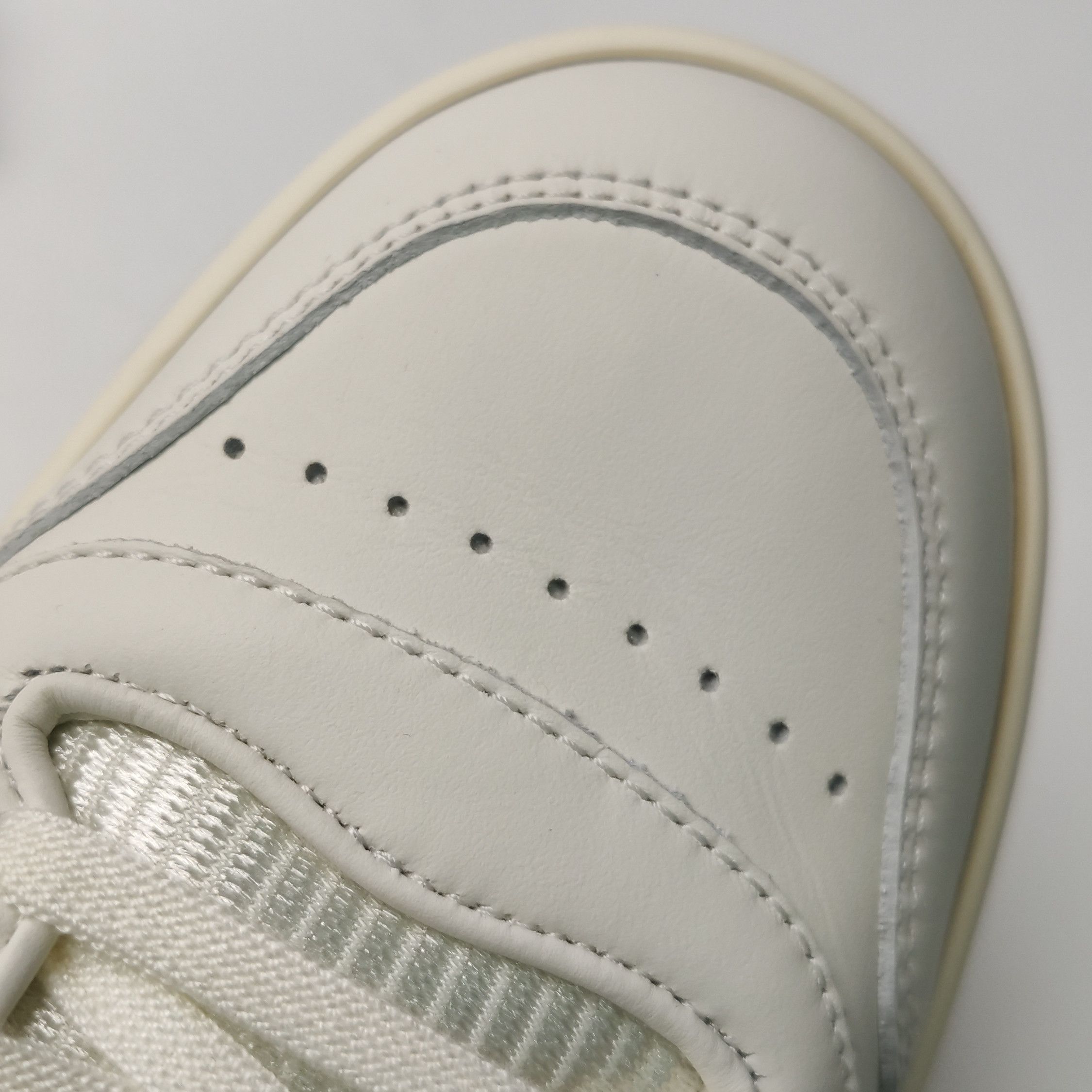 Gucci Gucci Women 5 Lowtop Sneakers Size US 5 / IT 35 - 8 Thumbnail