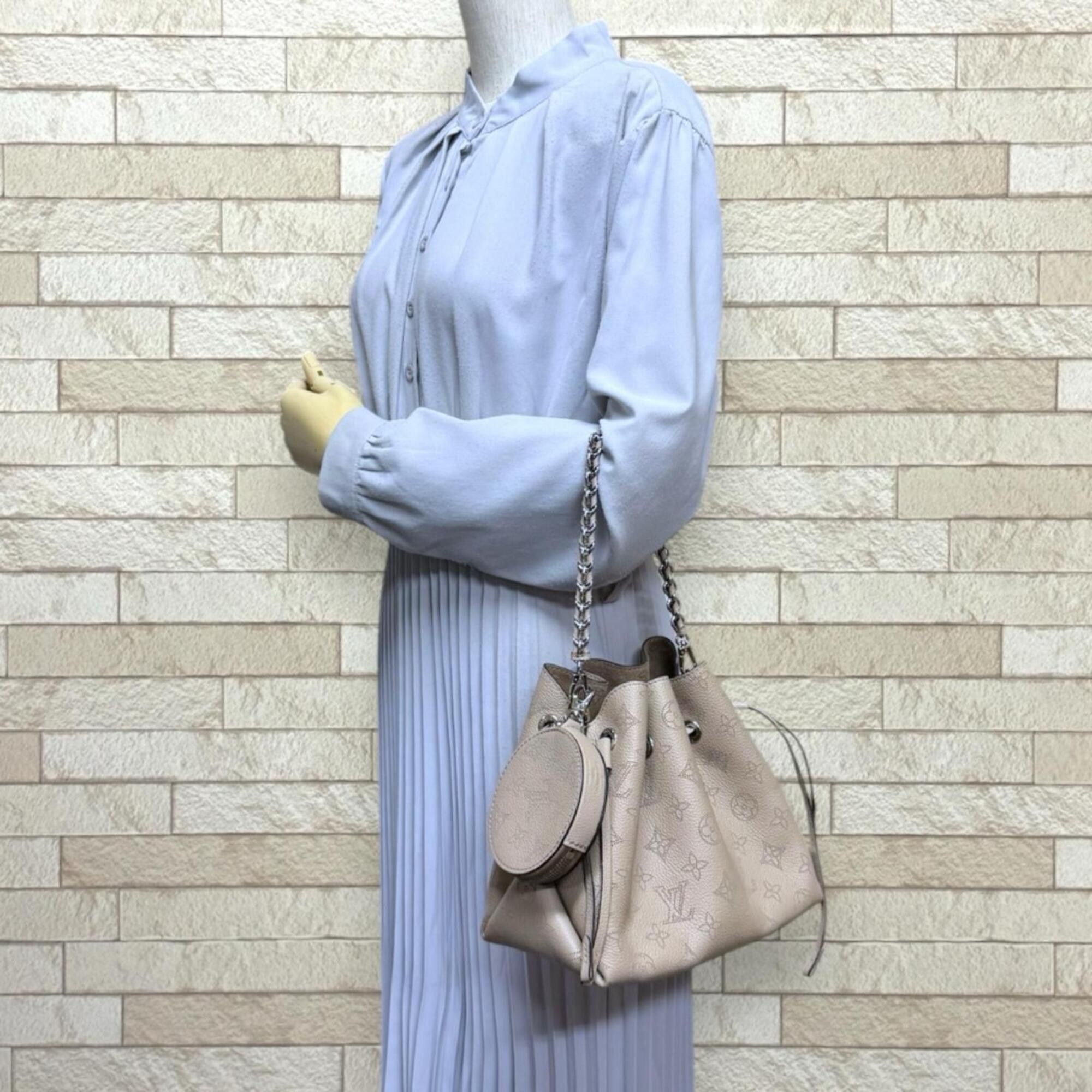 Louis Vuitton Louis Vuitton Bella Monogram Mahina Shoulder Bag, M57201 Beige, Women's, LOUIS VUITTON, 2-way Size ONE SIZE - 2 Thumbnail