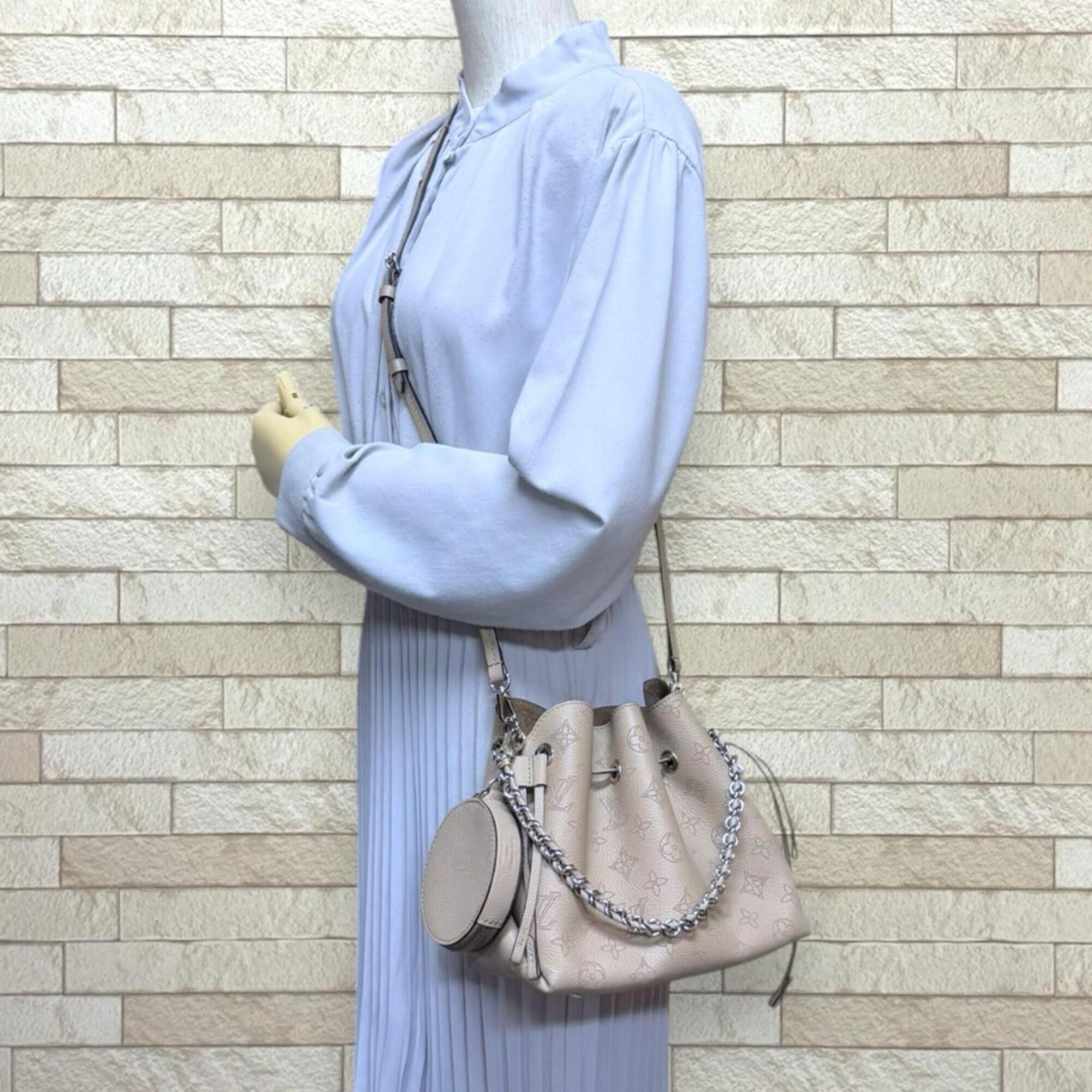 Louis Vuitton Louis Vuitton Bella Monogram Mahina Shoulder Bag, M57201 Beige, Women's, LOUIS VUITTON, 2-way Size ONE SIZE - 3 Thumbnail