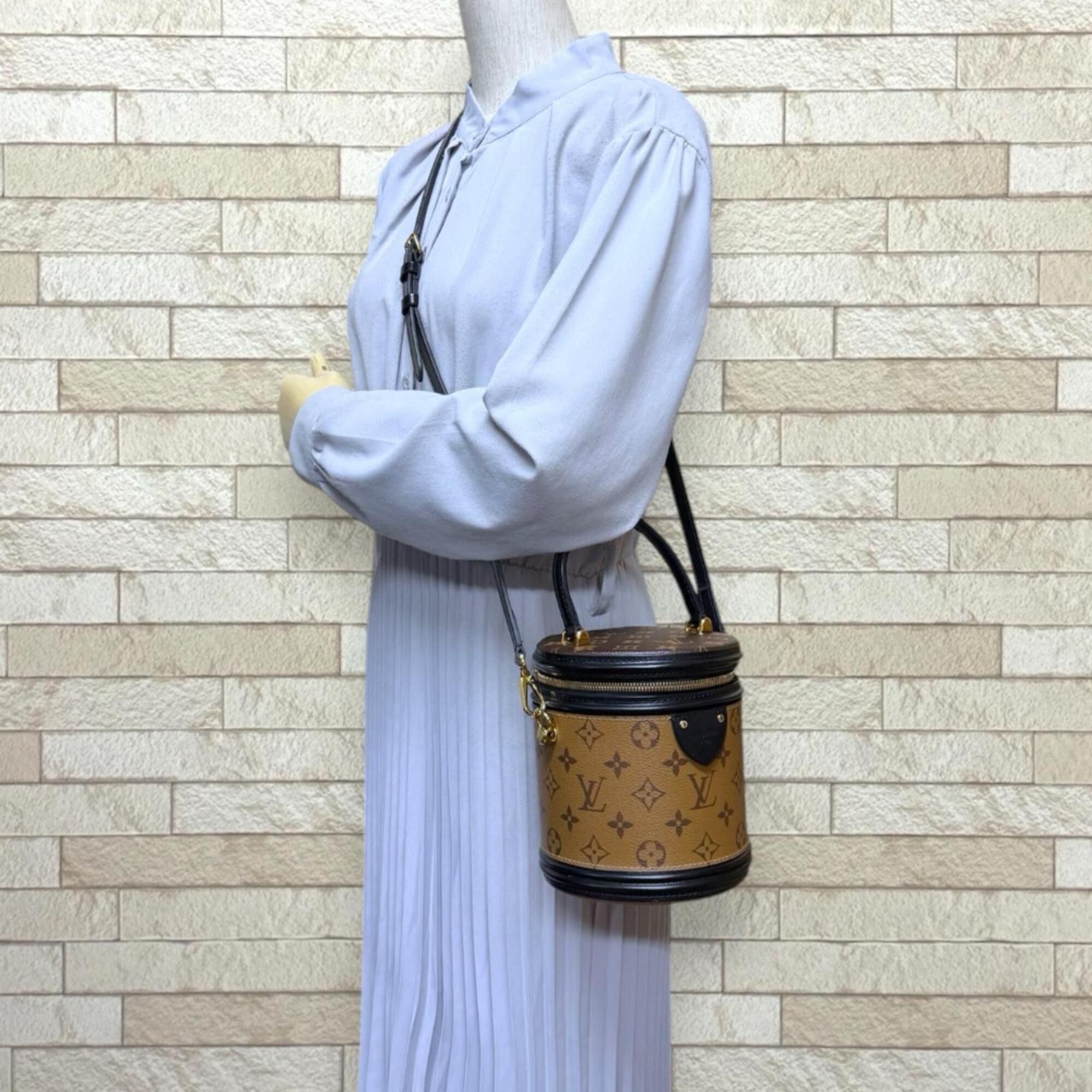 Louis Vuitton Louis Vuitton Cannes Monogram Reverse Shoulder Bag, M43986, Brown, Women's, LOUIS VUITTON, 2-way Size ONE SIZE - 2 Thumbnail
