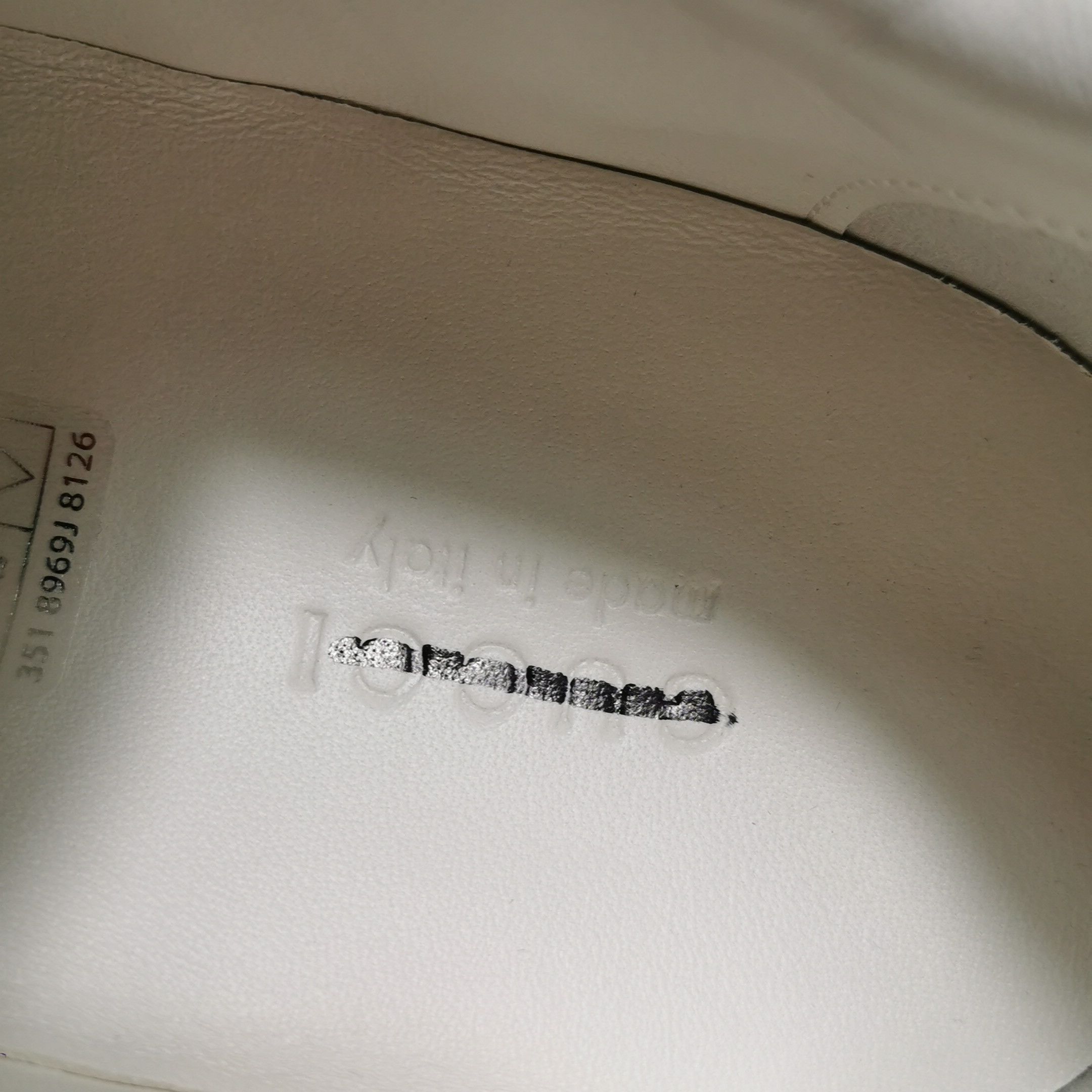Gucci Gucci Women 7-5 Lowtop Sneakers Size US 7.5 / IT 37.5 - 10 Thumbnail
