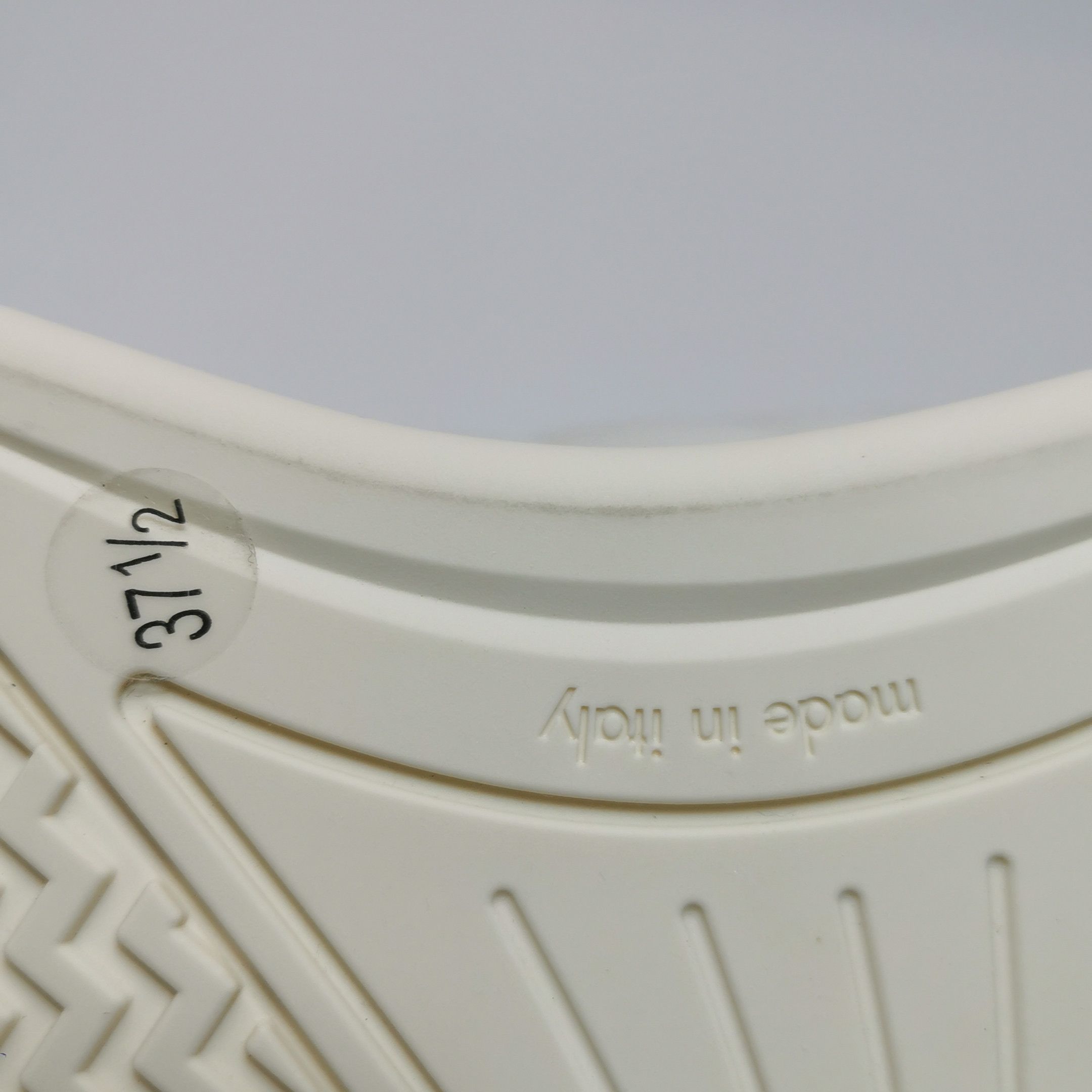Gucci Gucci Women 7-5 Lowtop Sneakers Size US 7.5 / IT 37.5 - 8 Thumbnail