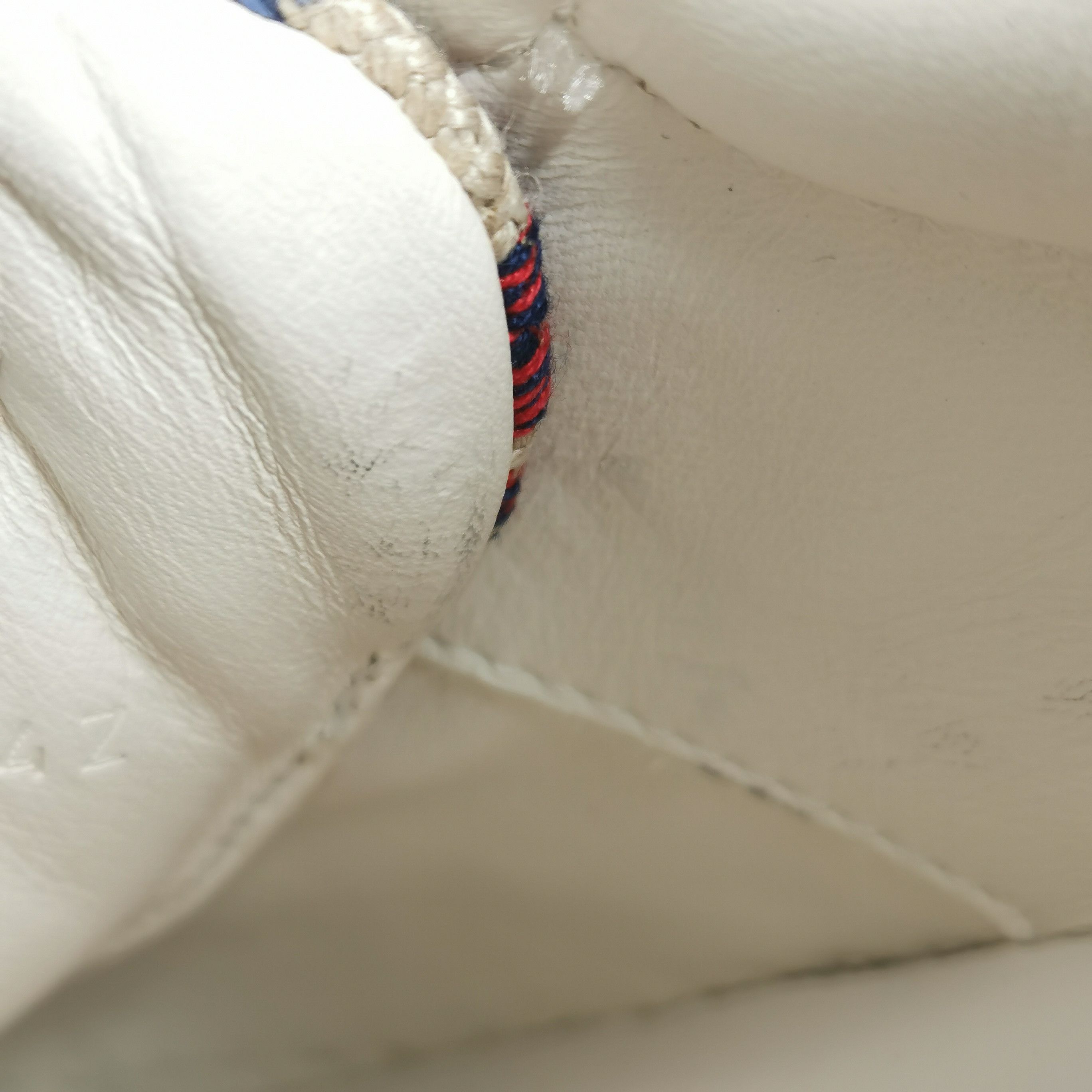 Gucci Gucci Women 6-5 Lowtop Sneakers Size US 6.5 / IT 36.5 - 8 Thumbnail