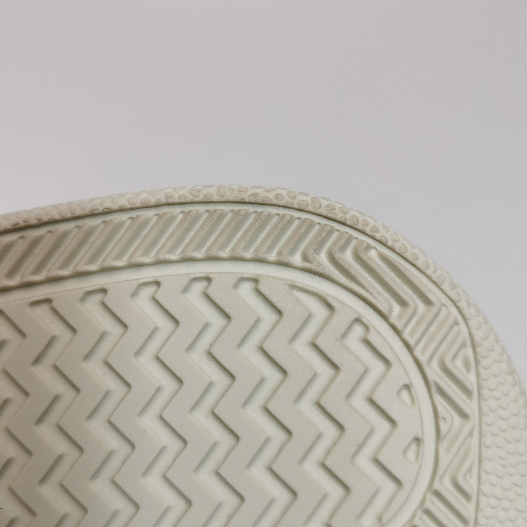 Gucci Gucci Women 6-5 Lowtop Sneakers Size US 6.5 / IT 36.5 - 7 Thumbnail