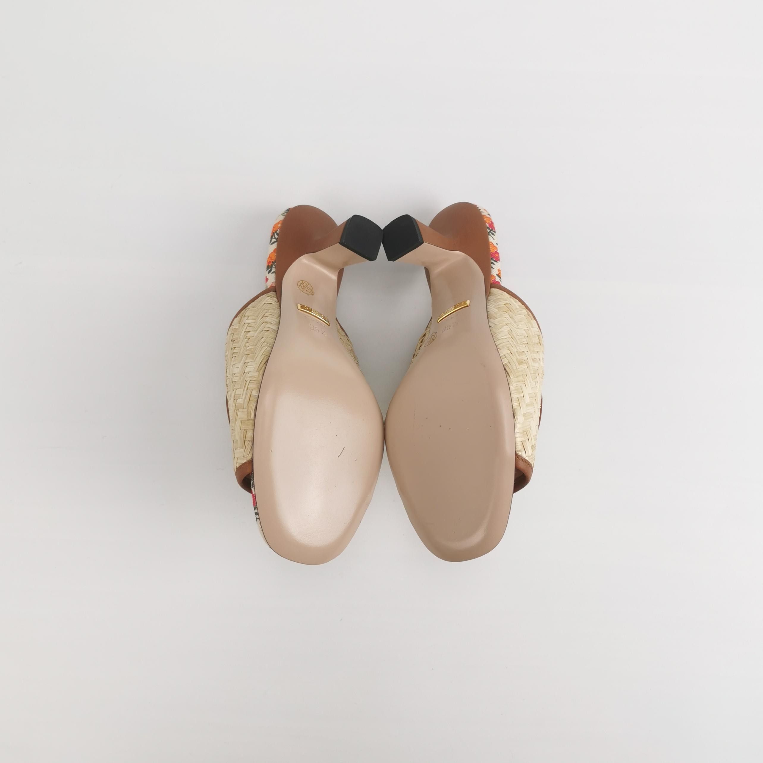 Gucci Gucci Women 5-5 Sandals Size US 5.5 / IT 35.5 - 5 Thumbnail