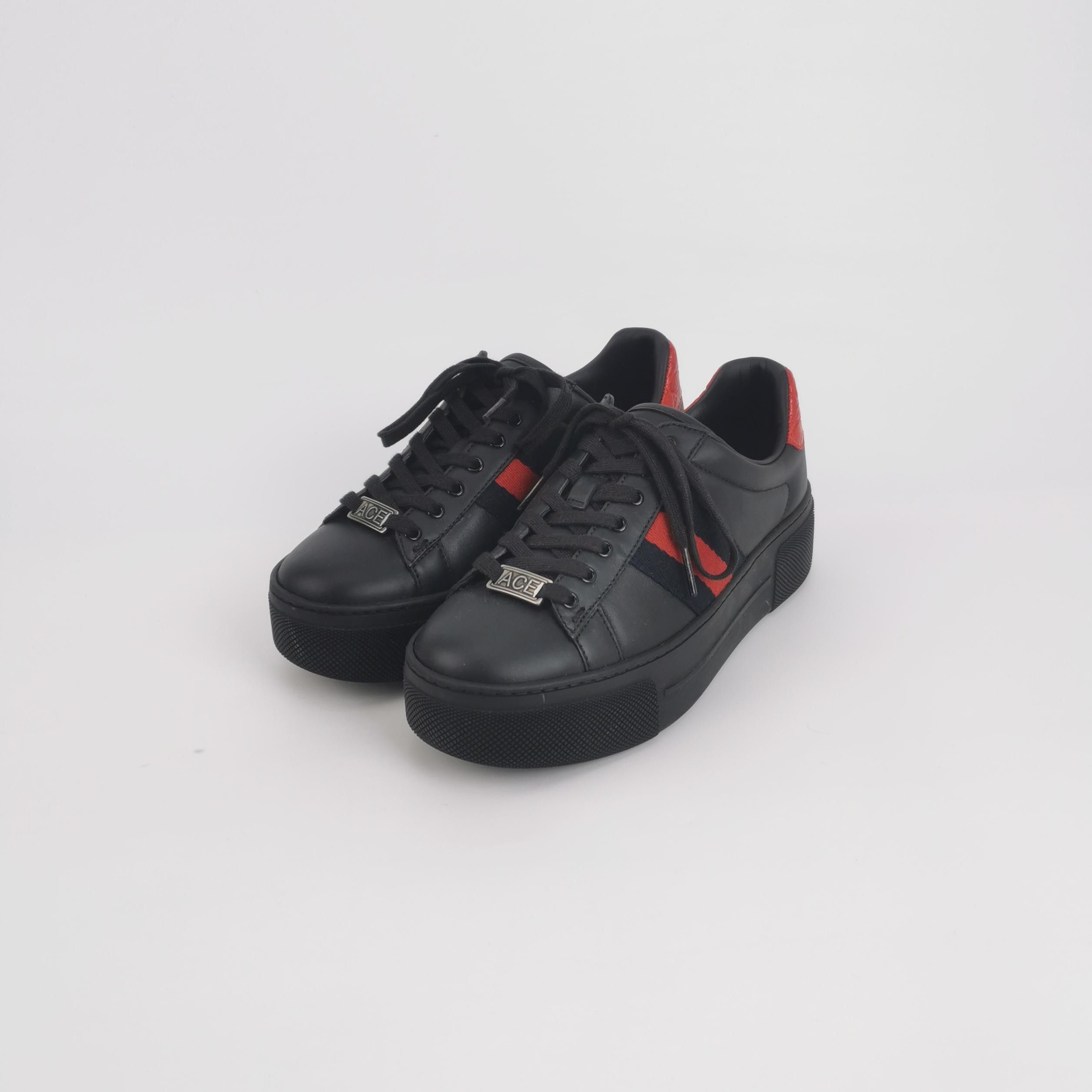 Gucci Gucci Women 5 Lowtop Sneakers Size US 5 / IT 35 - 2 Thumbnail