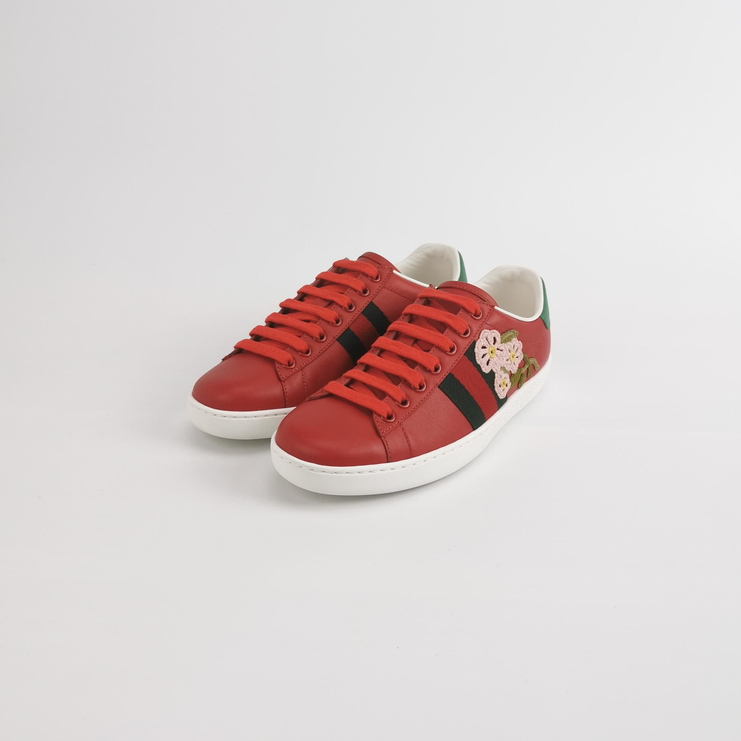 Gucci Gucci Women 5 Lowtop Sneakers Size US 5 / IT 35 - 2 Thumbnail