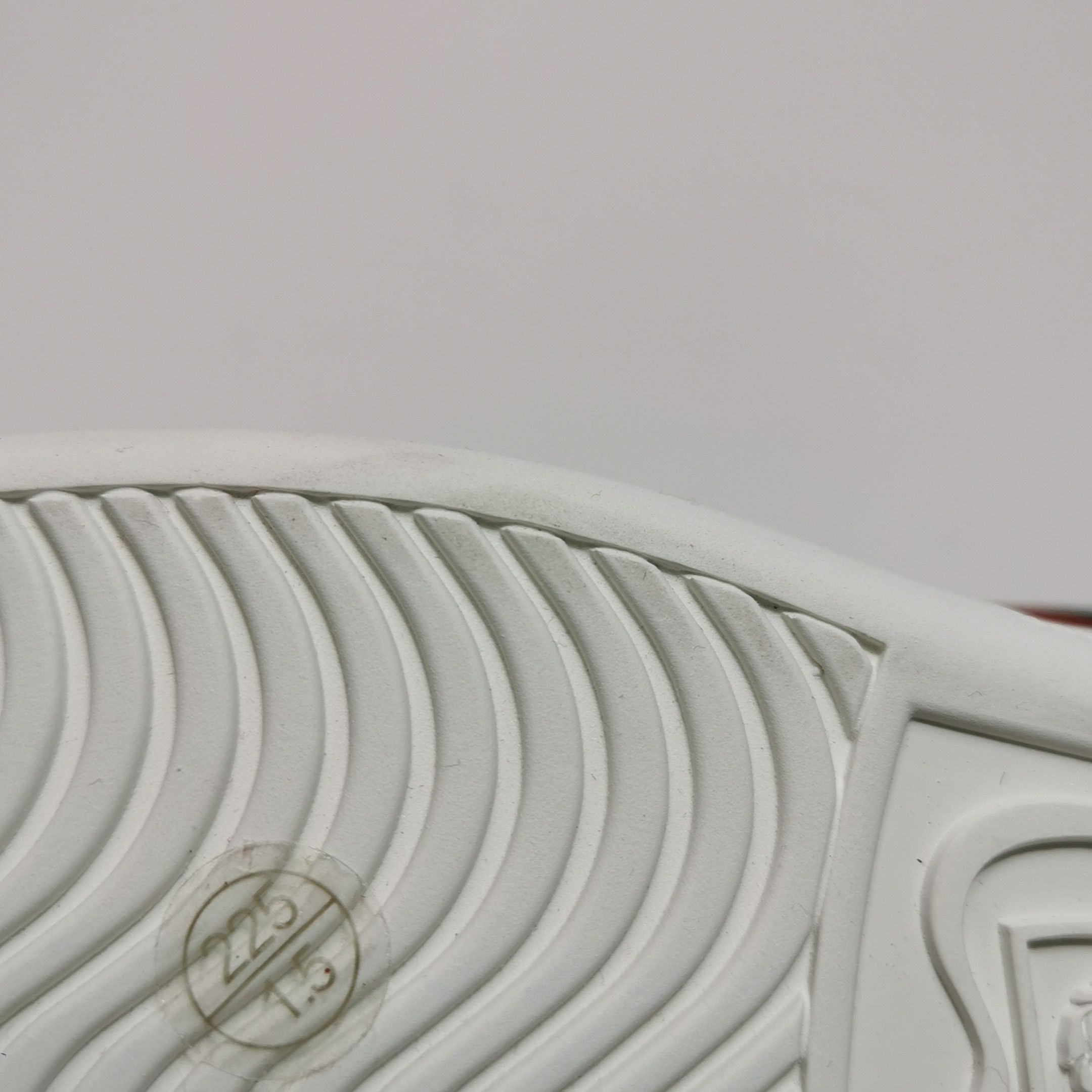 Gucci Gucci Women 5 Lowtop Sneakers Size US 5 / IT 35 - 7 Thumbnail