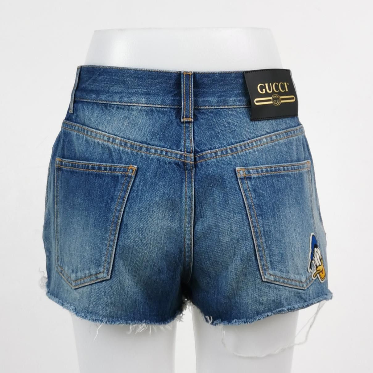 Gucci Gucci Women 26 Shorts Size 26" / US 2 / IT 38 - 2 Thumbnail