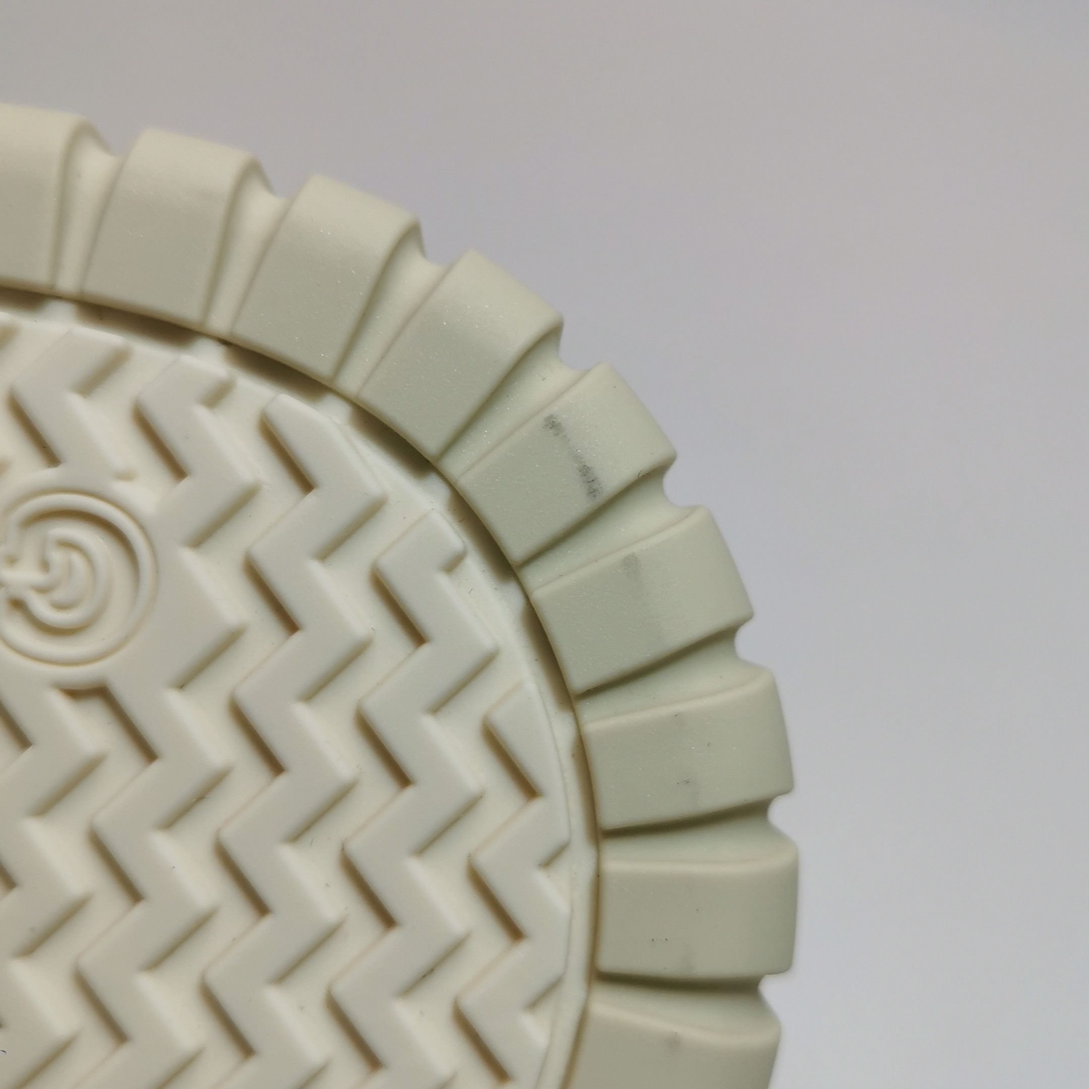 Gucci Gucci Women 8-5 Lowtop Sneakers Size US 8.5 / IT 38.5 - 8 Thumbnail