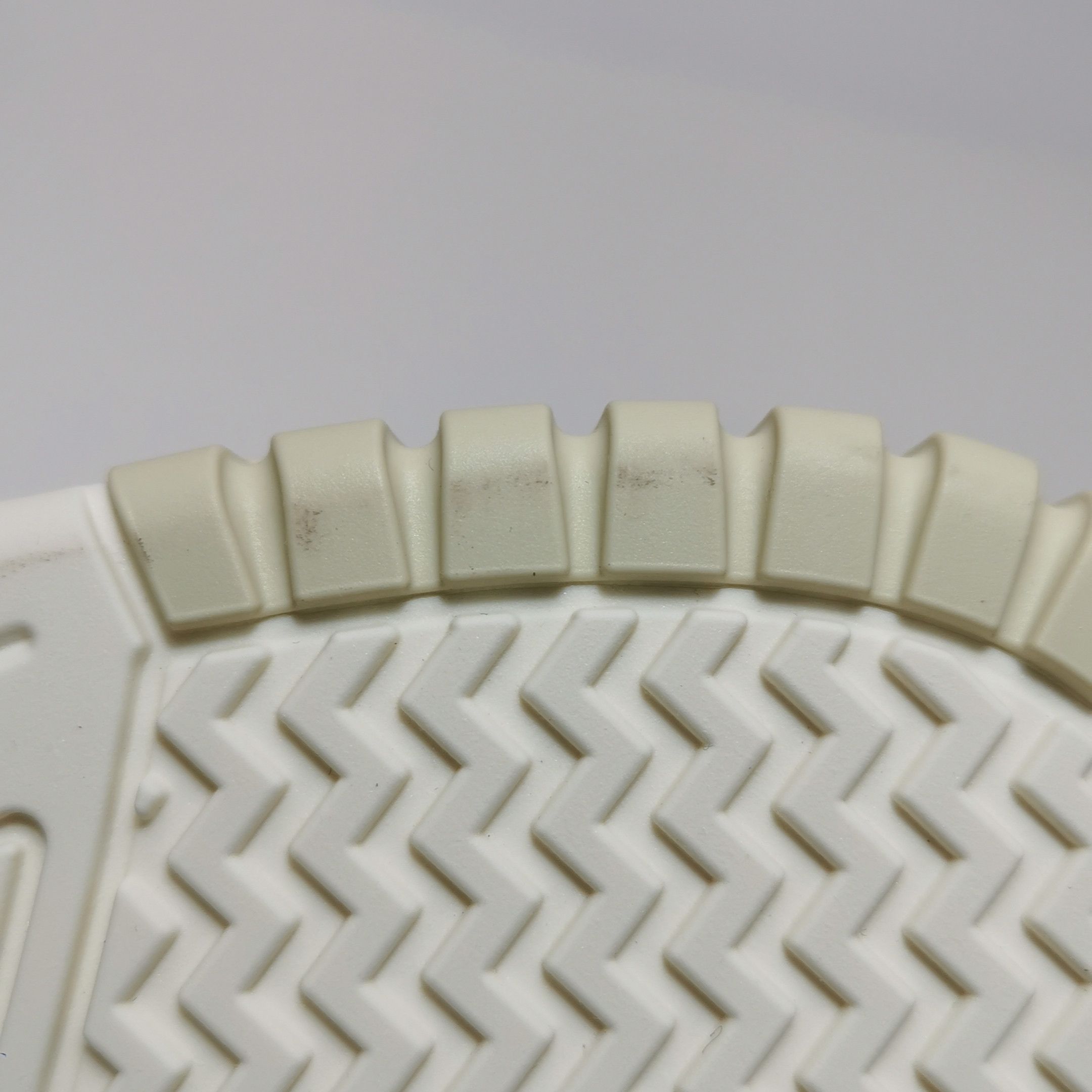 Gucci Gucci Women 7 Lowtop Sneakers Size US 7 / IT 37 - 8 Thumbnail