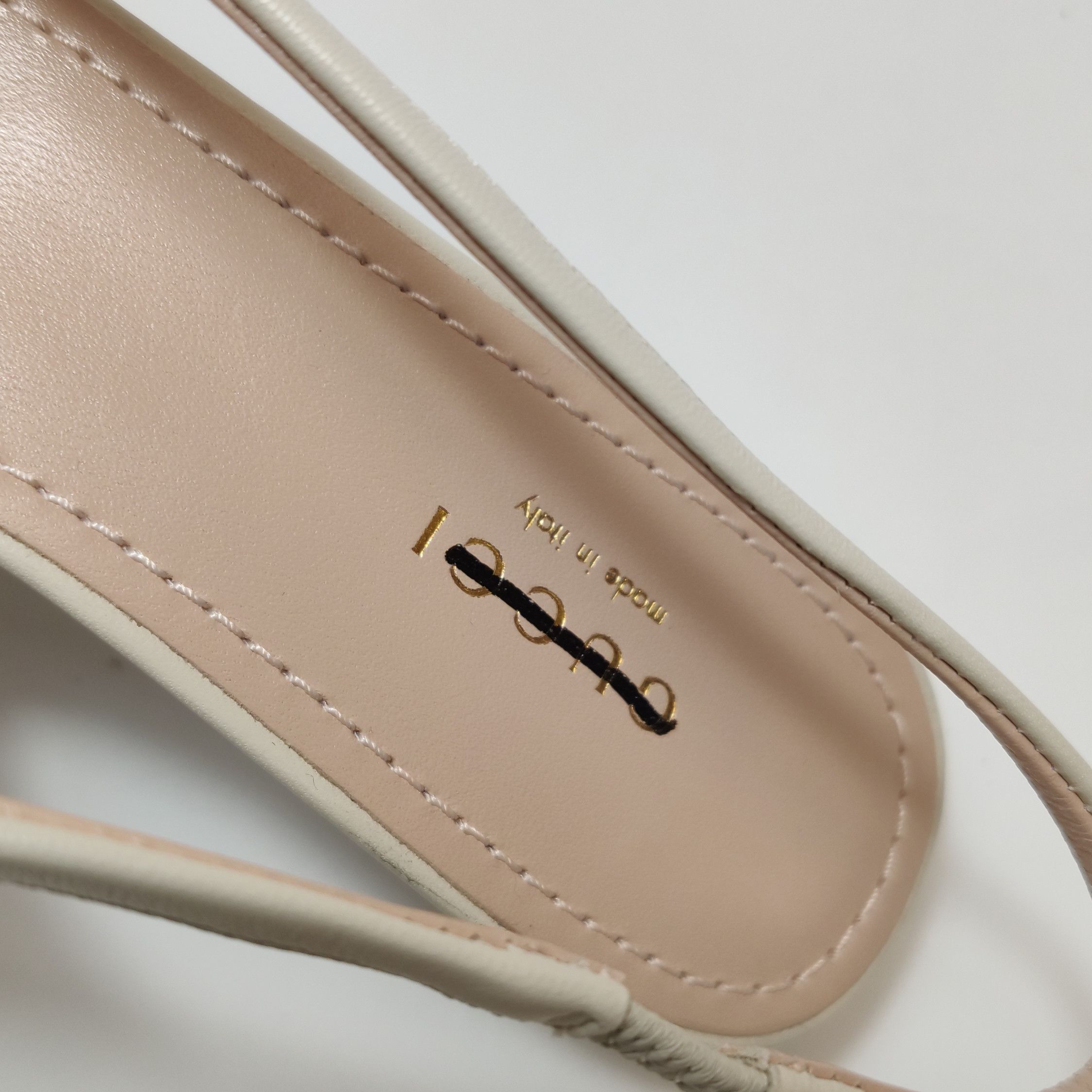 Gucci Gucci Women 7-5 Flats Size US 7.5 / IT 37.5 - 12 Thumbnail