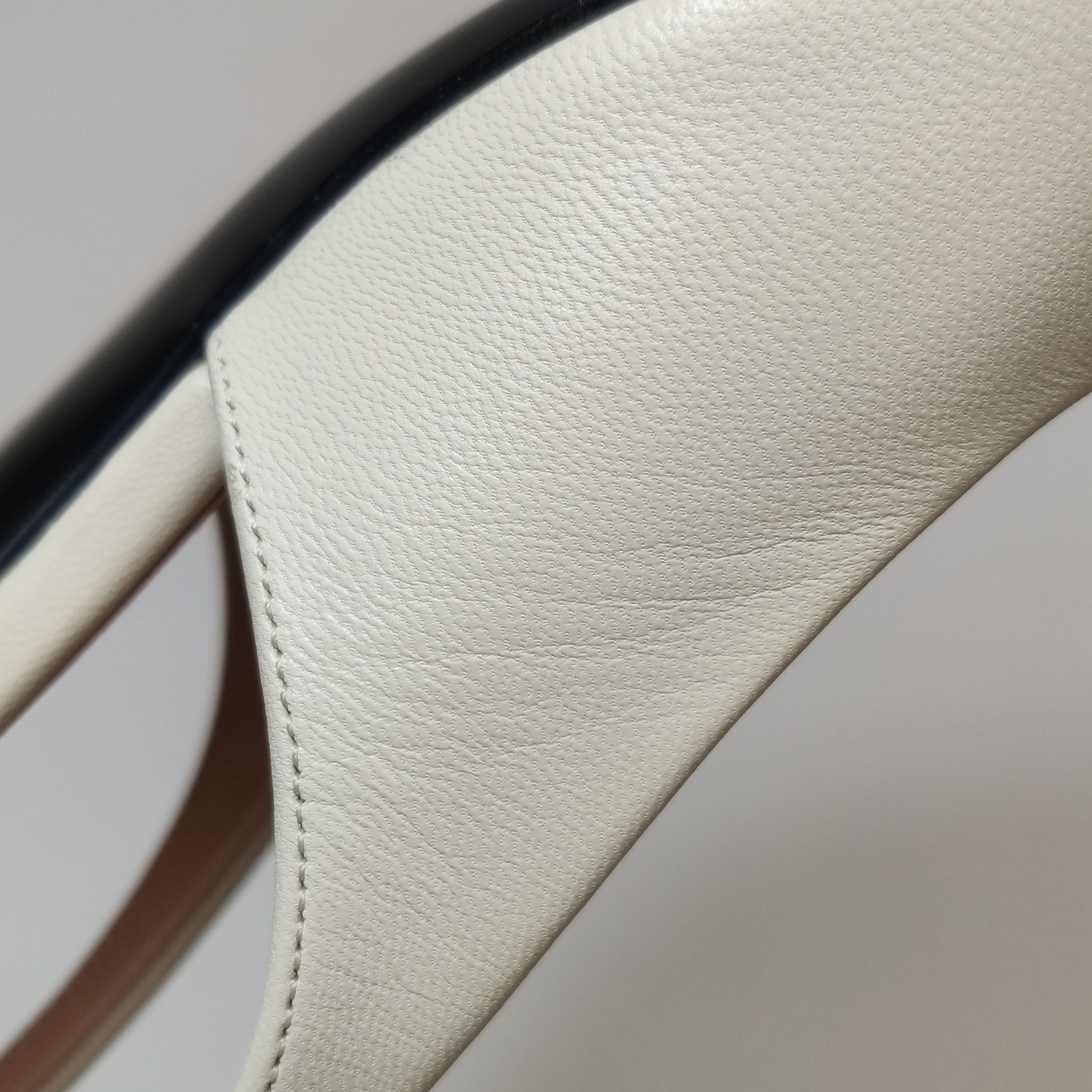 Gucci Gucci Women 7-5 Flats Size US 7.5 / IT 37.5 - 11 Thumbnail