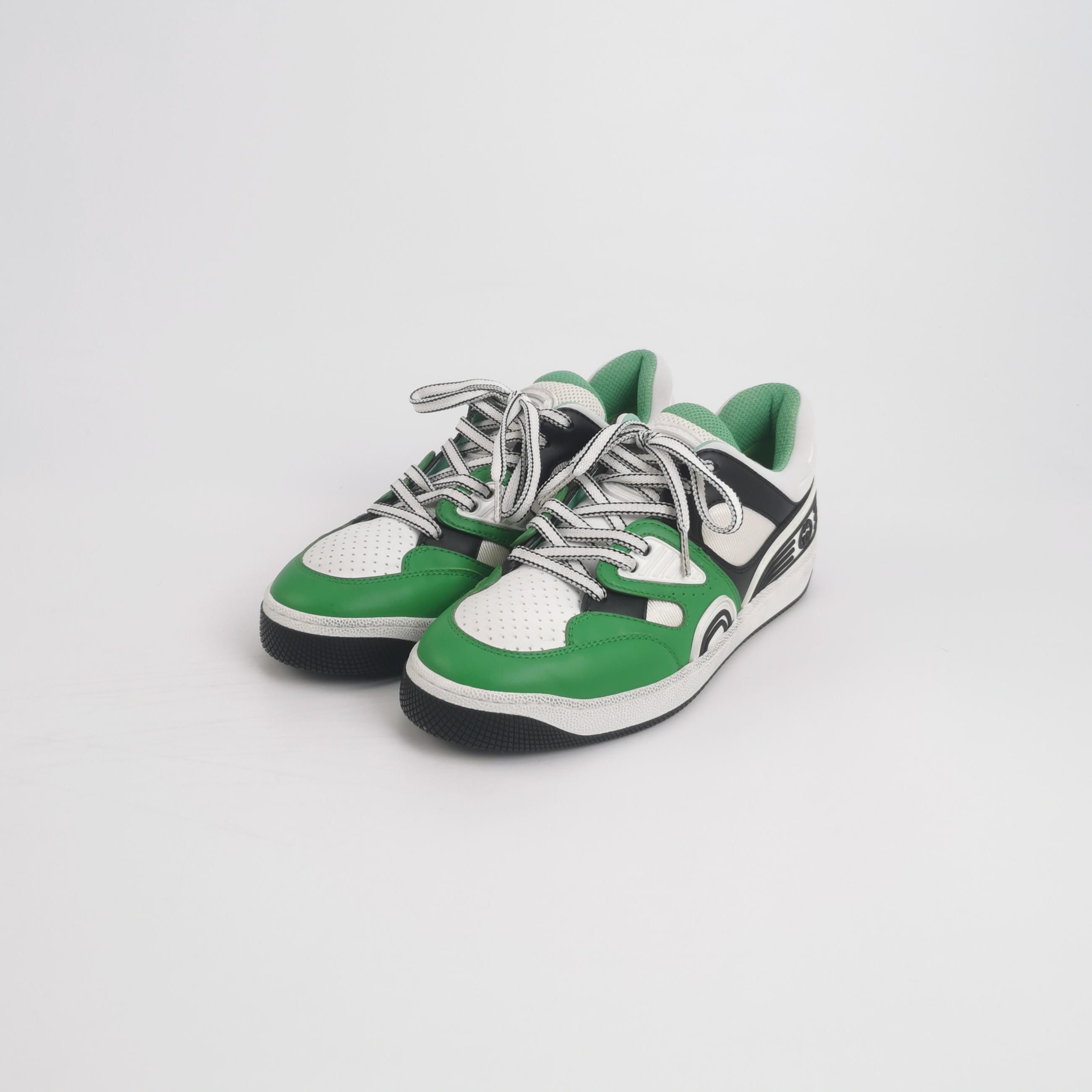 Gucci Gucci Women 7-5 Lowtop Sneakers Size US 7.5 / IT 37.5 - 2 Thumbnail