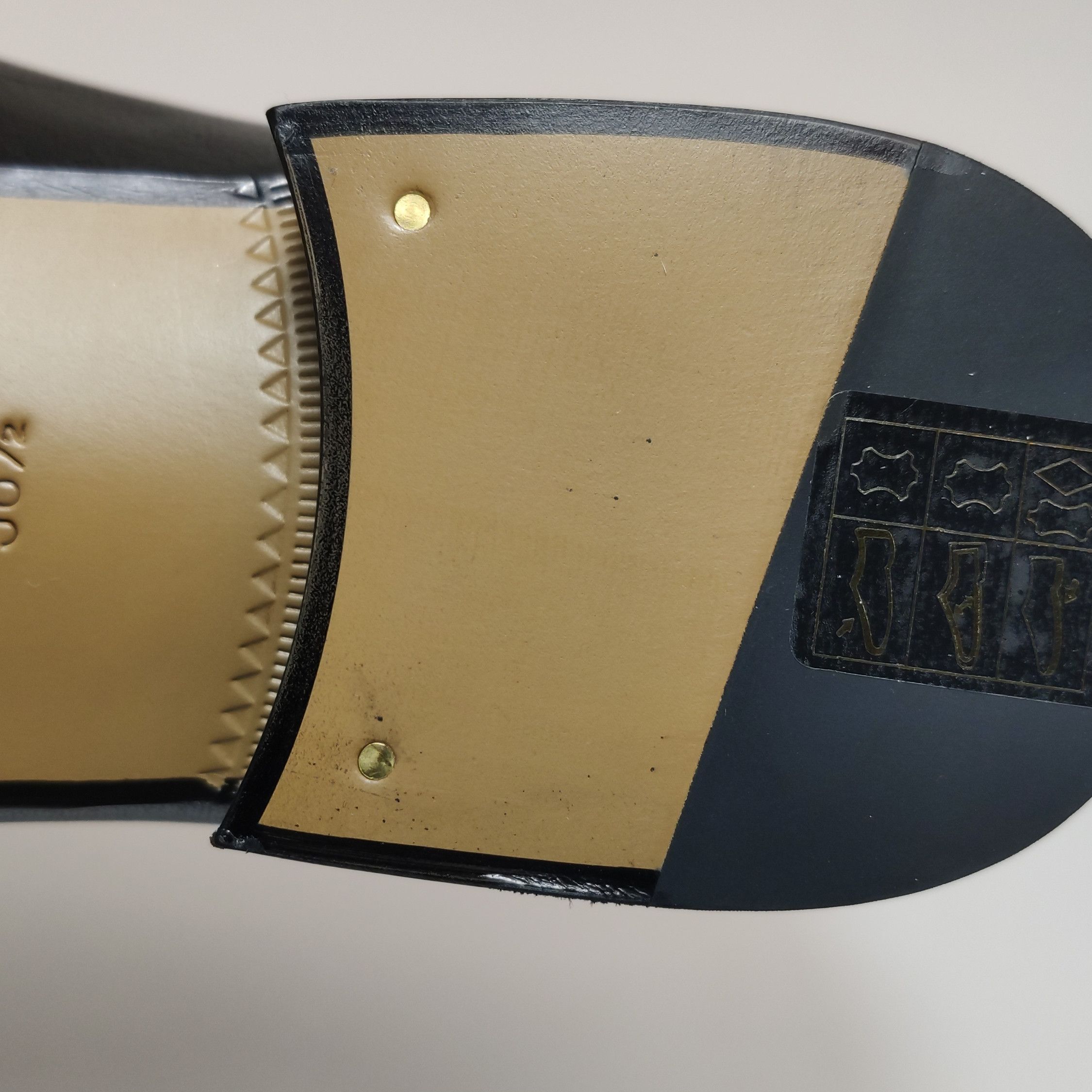 Gucci Gucci Women 6-5 Flats Size US 6.5 / IT 36.5 - 9 Thumbnail