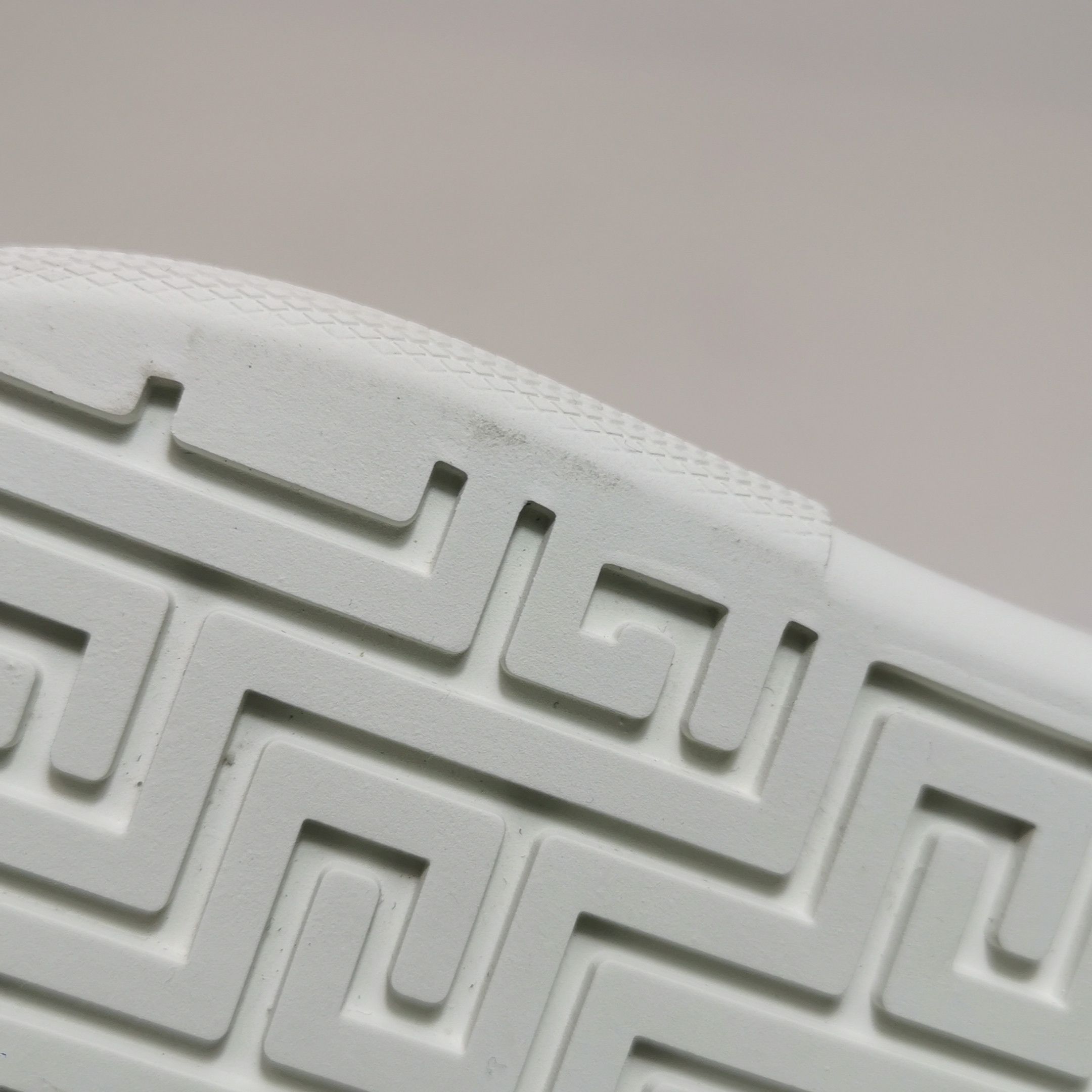 Gucci Gucci Women 5-5 Lowtop Sneakers Size US 5.5 / IT 35.5 - 7 Thumbnail