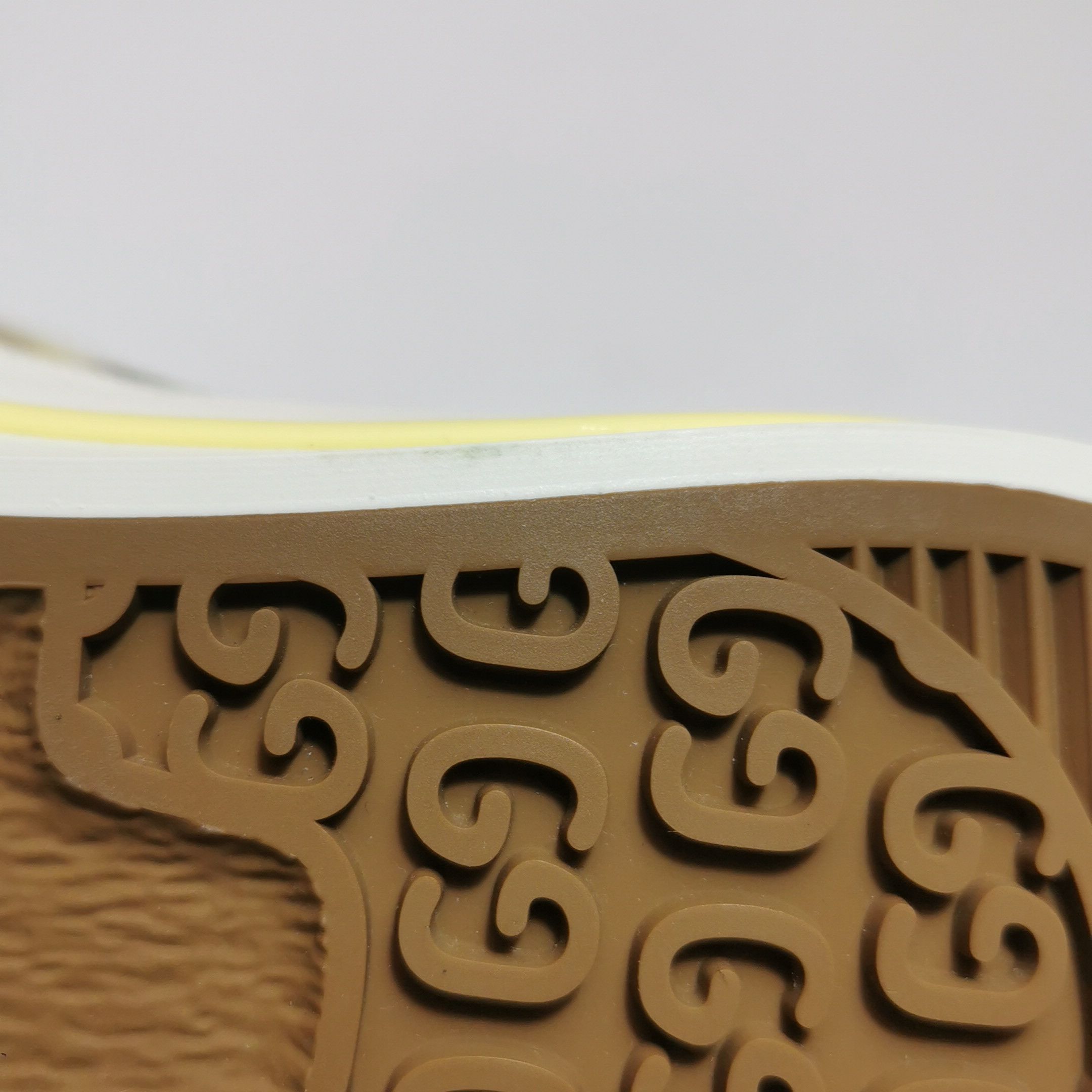Gucci Gucci Women 5 Lowtop Sneakers Size US 5 / IT 35 - 7 Thumbnail