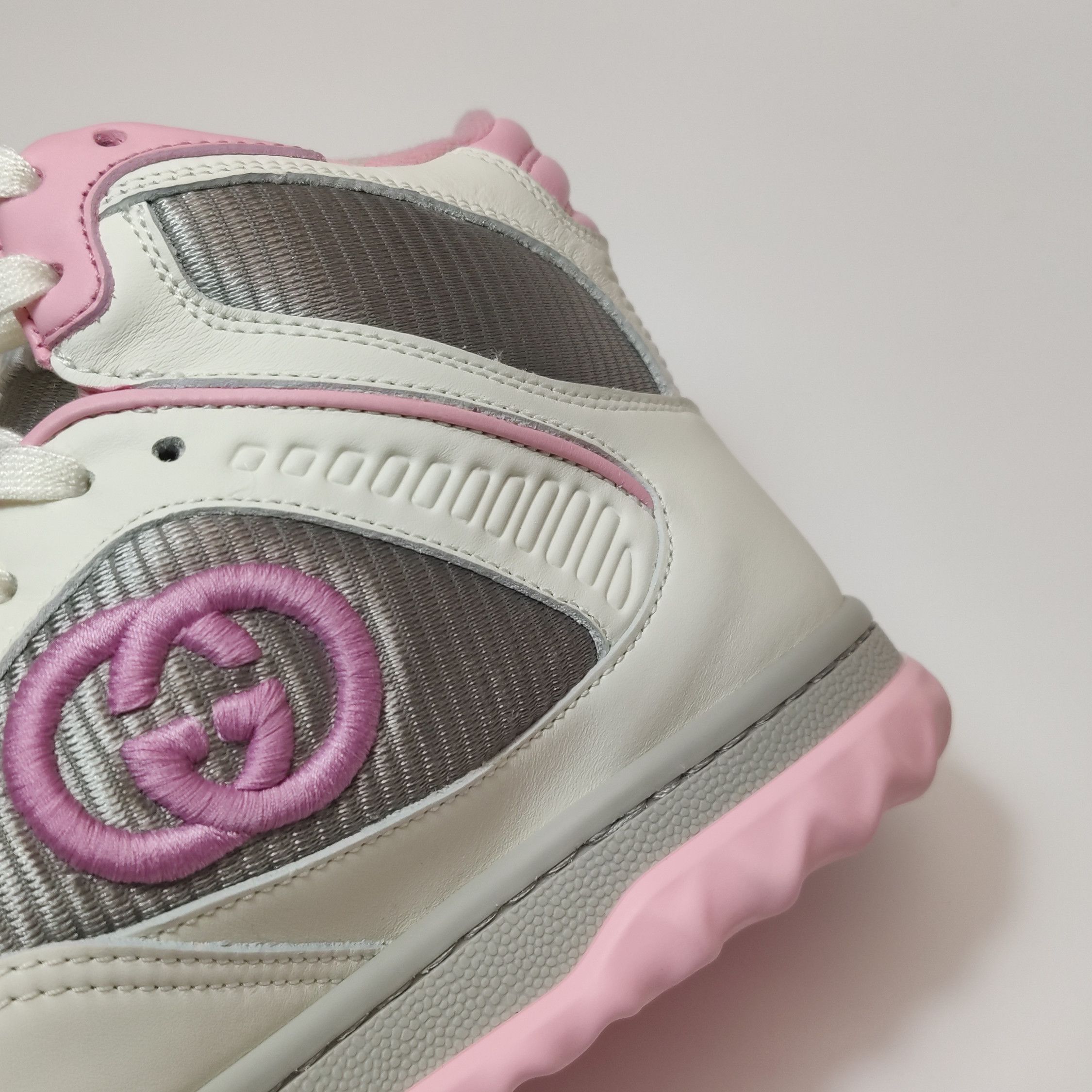 Gucci Gucci Women 7 Lowtop Sneakers Size US 7 / IT 37 - 9 Thumbnail