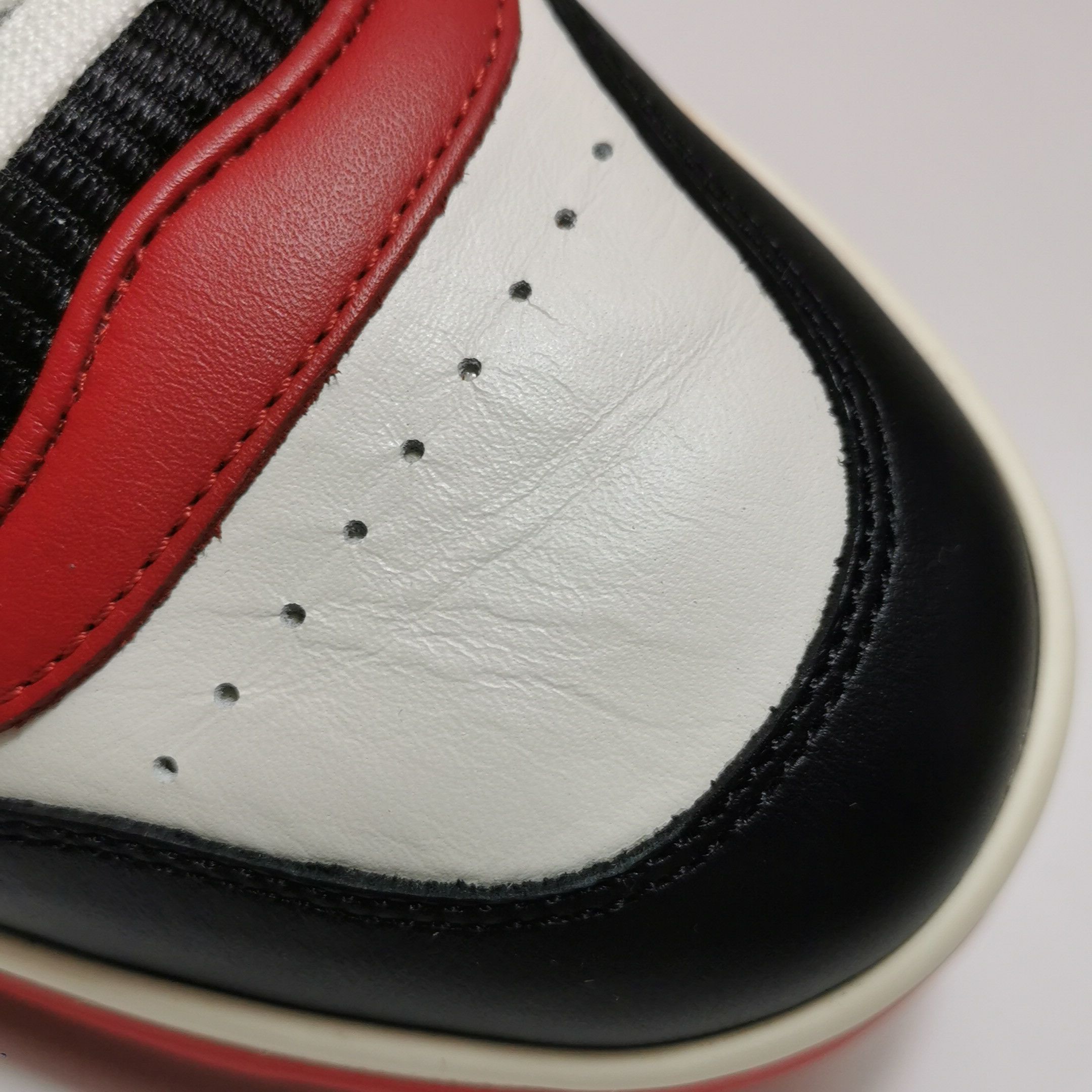 Gucci Gucci Women 7 Lowtop Sneakers Size US 7 / IT 37 - 9 Thumbnail