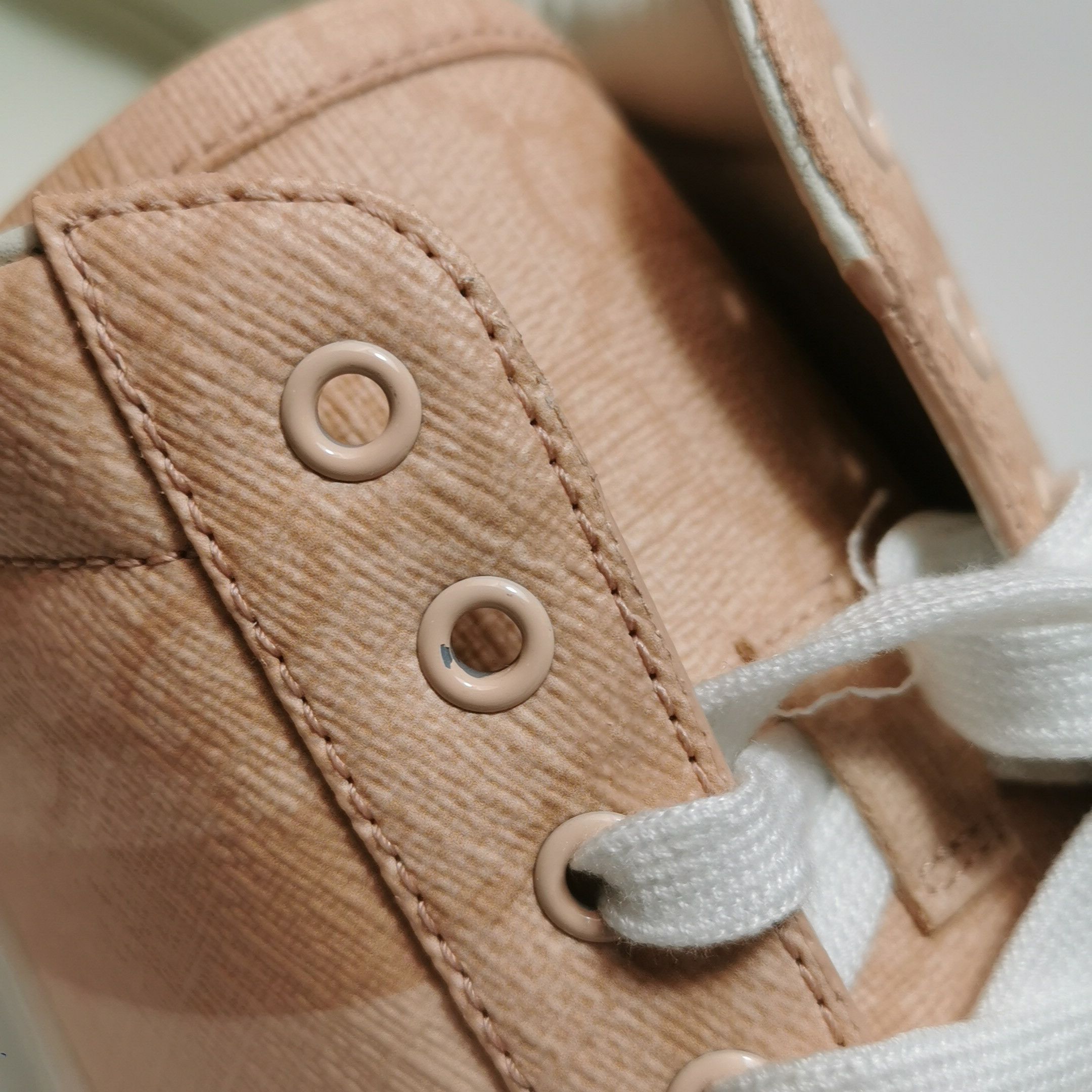 Gucci Gucci Women 7 Lowtop Sneakers Size US 7 / IT 37 - 8 Thumbnail