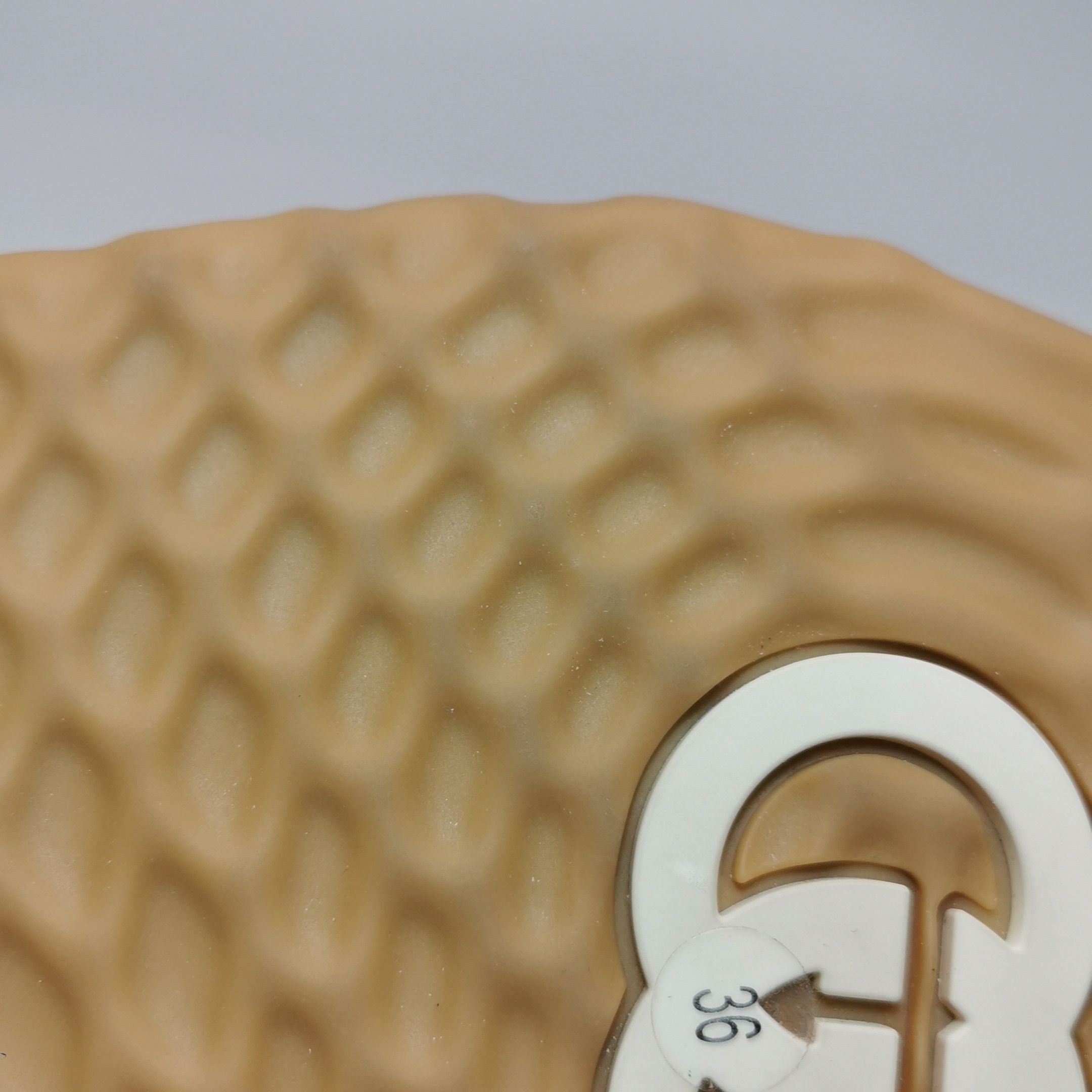Gucci Gucci Women 6 Lowtop Sneakers Size US 6 / IT 36 - 7 Thumbnail