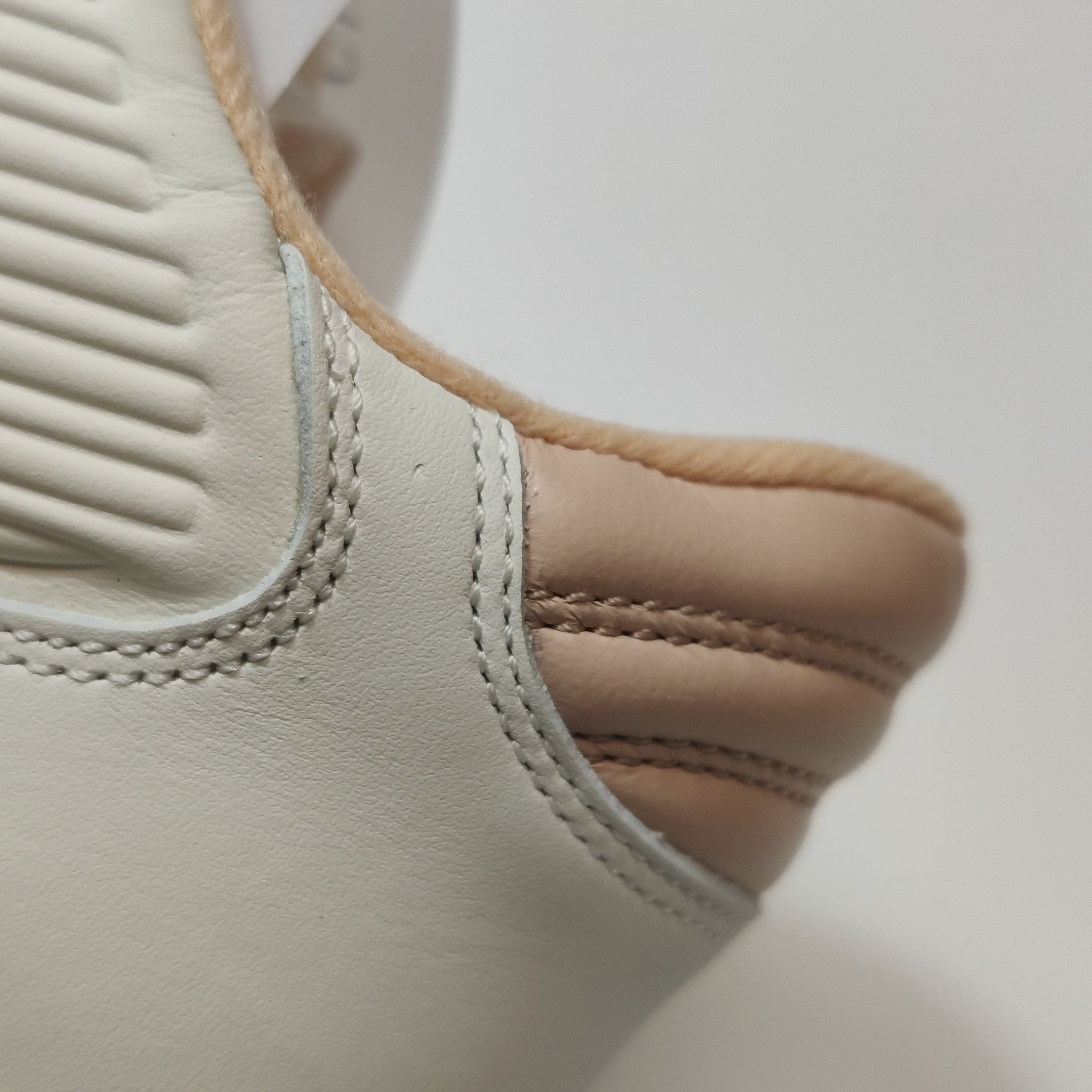 Gucci Gucci Women 6-5 Lowtop Sneakers Size US 6.5 / IT 36.5 - 7 Thumbnail