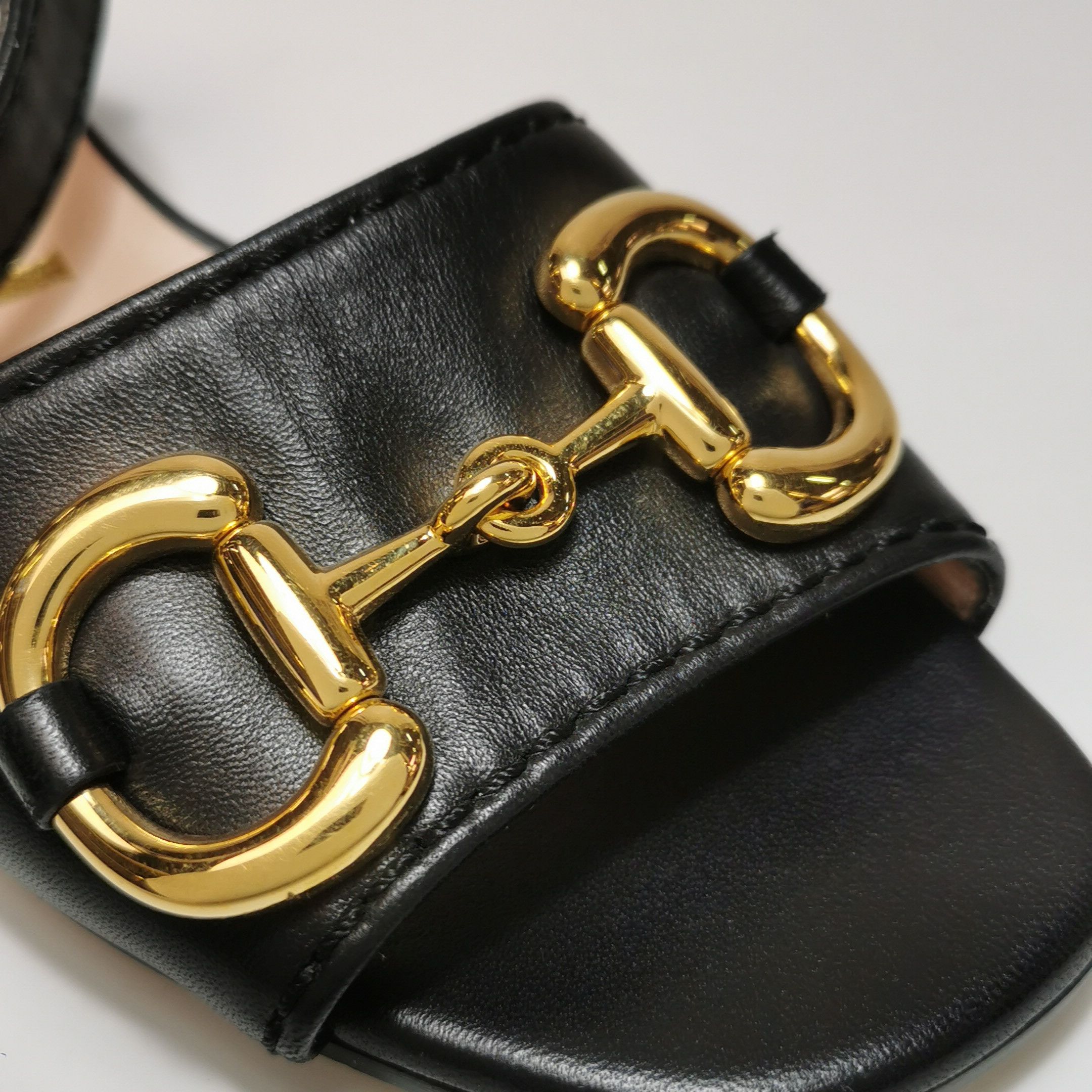 Gucci Gucci Women 5 Sandals Size US 5 / IT 35 - 13 Thumbnail
