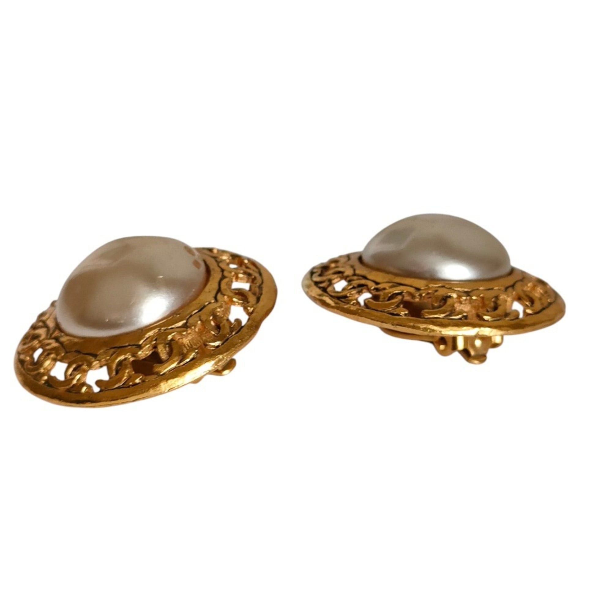 Chanel CHANEL 25 Coco Mark Metal Faux Pearl Clip Earrings, Gold Color, Women's Accessory Size ONE SIZE - 3 Thumbnail