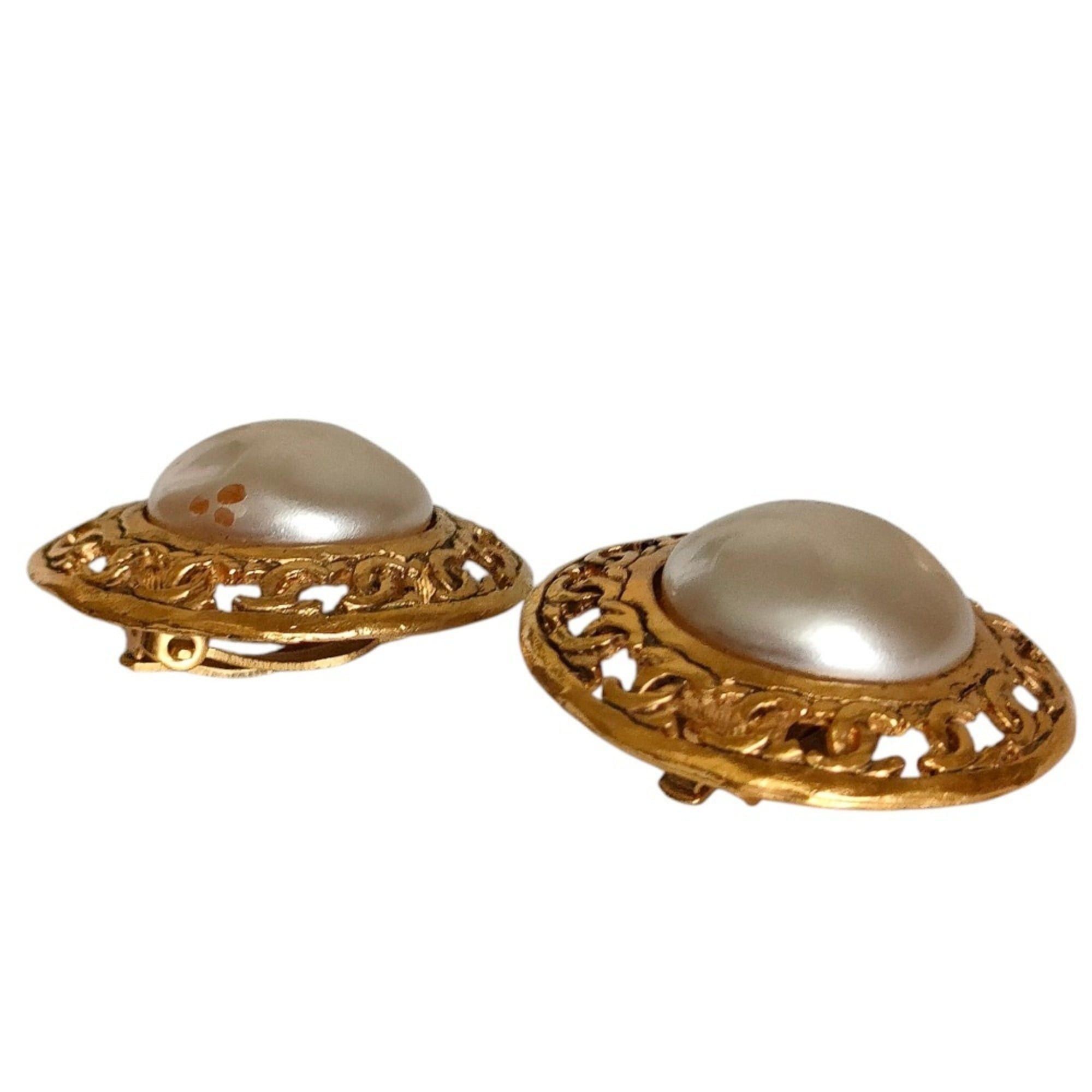 Chanel CHANEL 25 Coco Mark Metal Faux Pearl Clip Earrings, Gold Color, Women's Accessory Size ONE SIZE - 2 Thumbnail