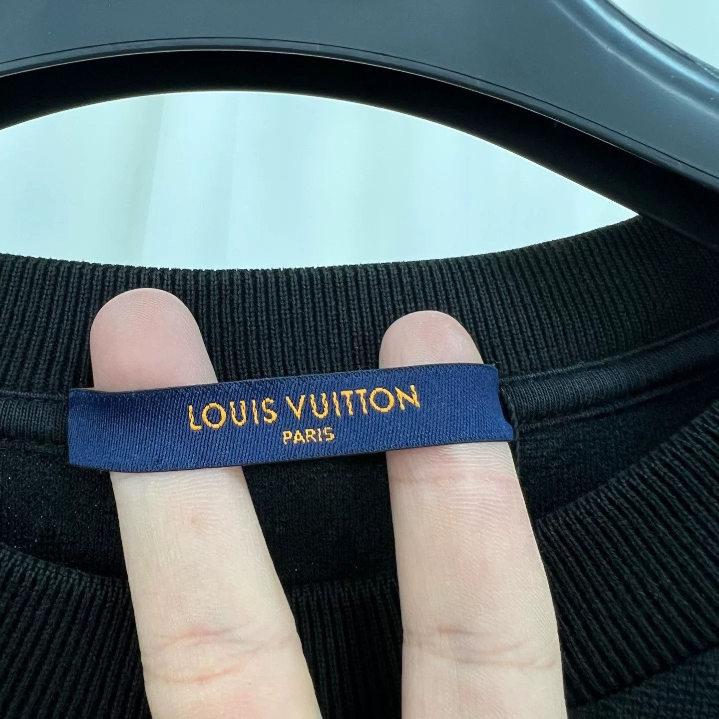 Louis Vuitton Louis Vuitton 3D Pocket Monogram Tee Size US M / EU 48-50 / 2 - 6 Thumbnail