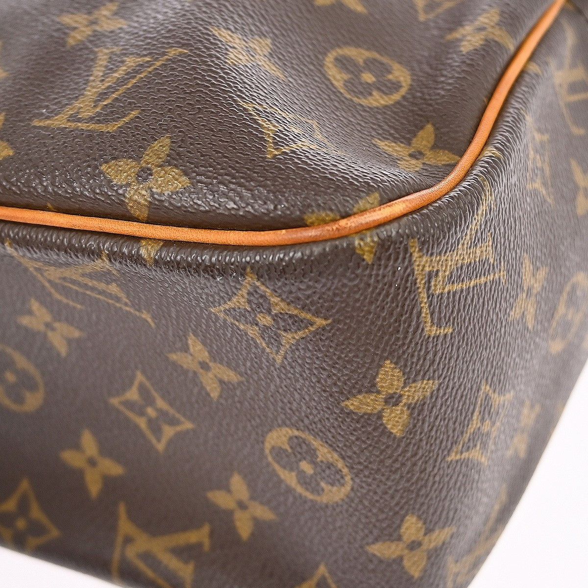 Louis Vuitton Louis Vuitton Cite Handbag Monogram Canvas Size ONE SIZE - 7 Thumbnail