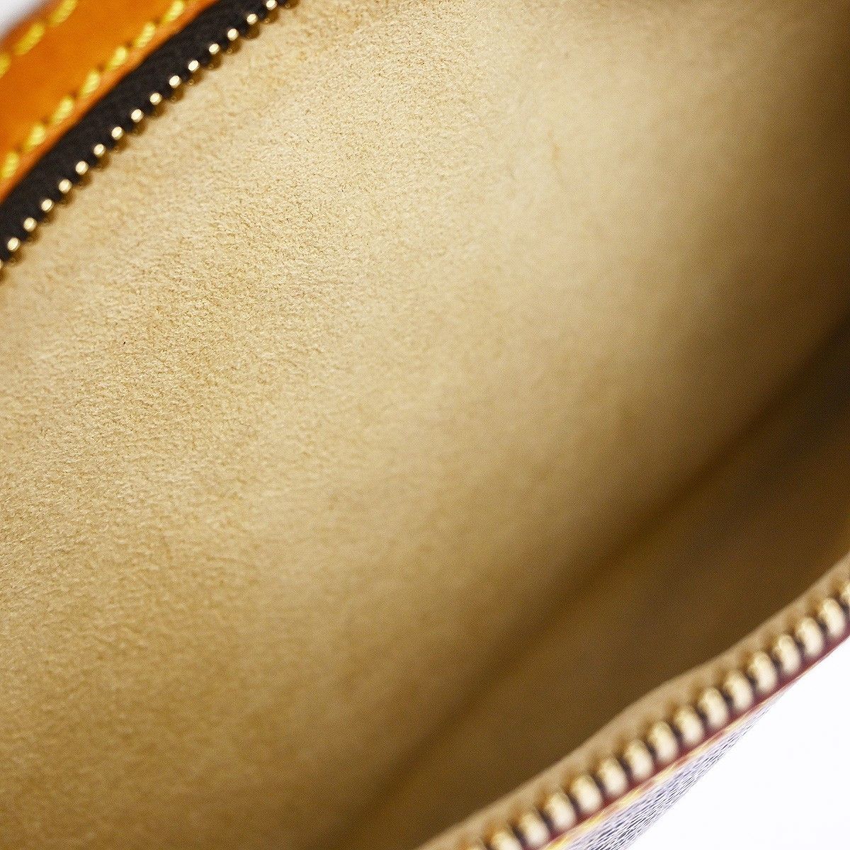 Louis Vuitton Louis Vuitton Cite Handbag Monogram Canvas Size ONE SIZE - 13 Thumbnail