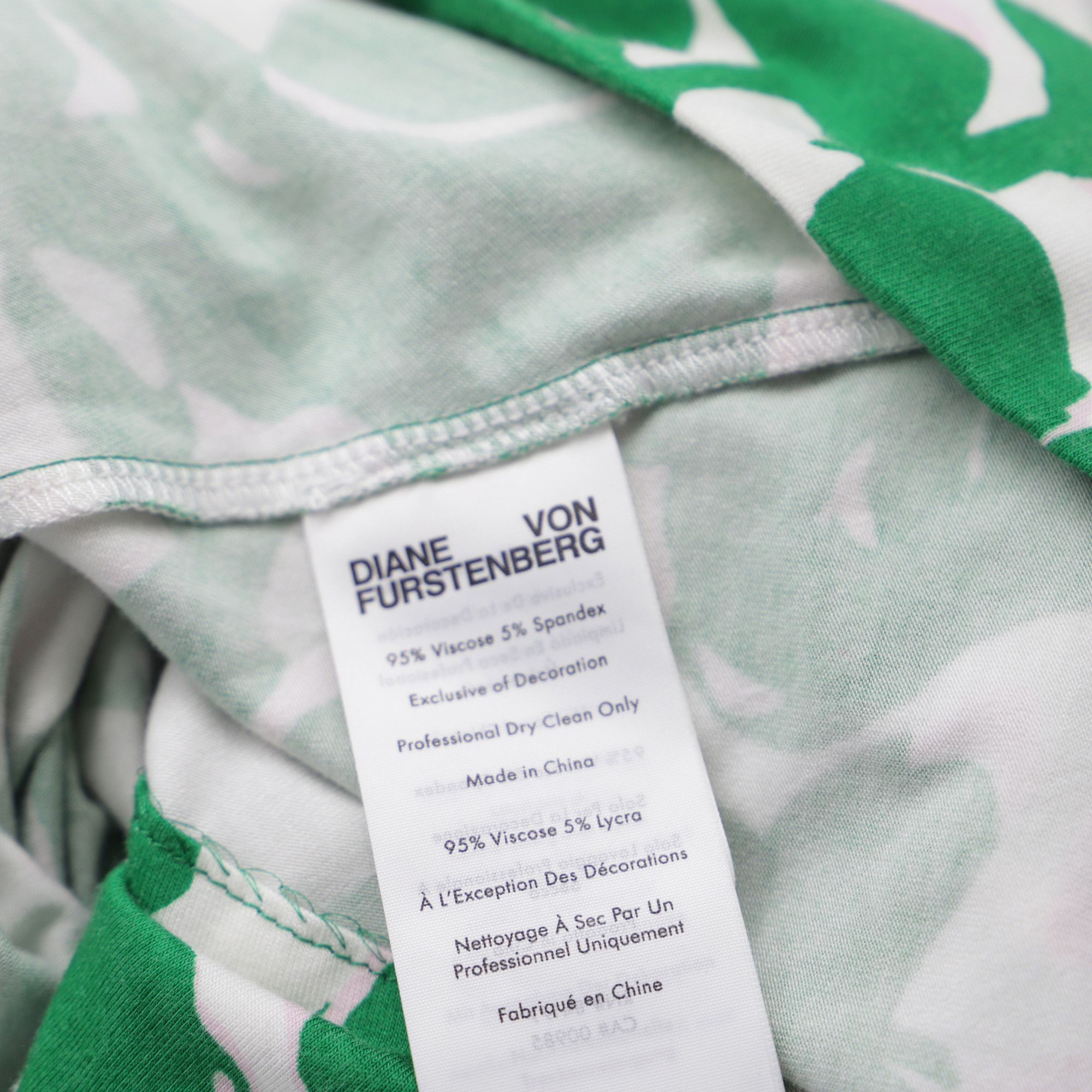 Diane von Furstenberg Diane Von Furstenberg Didi Printed Mini Wrap Dress in Green Size XS / US 0-2 / IT 36-38 - 6 Thumbnail